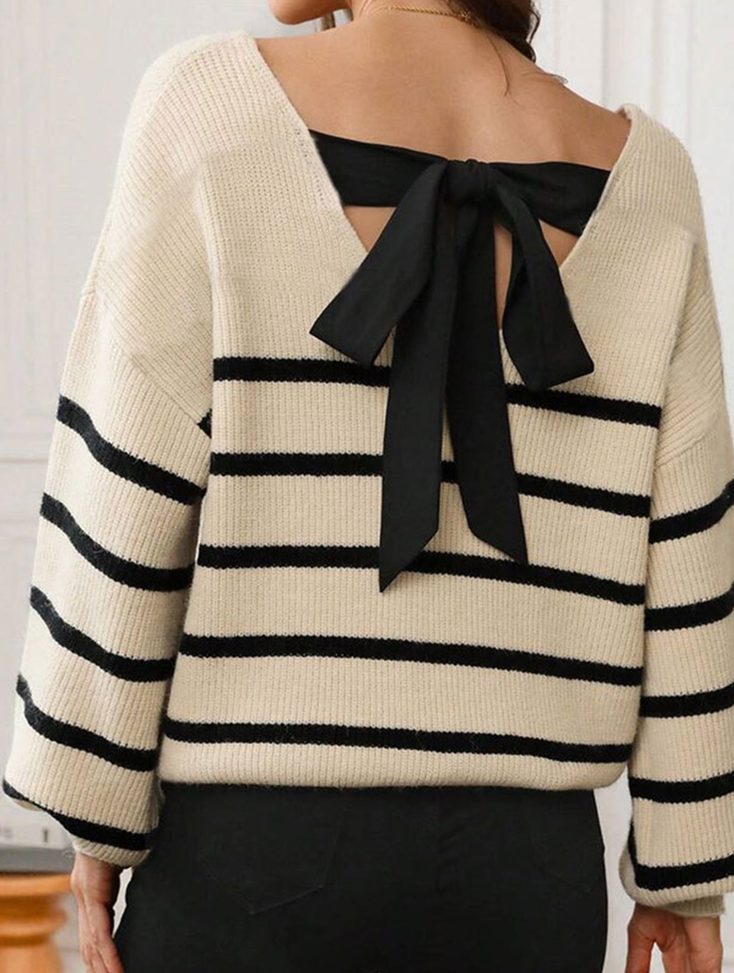 Striped contrast bow tie knit sweater