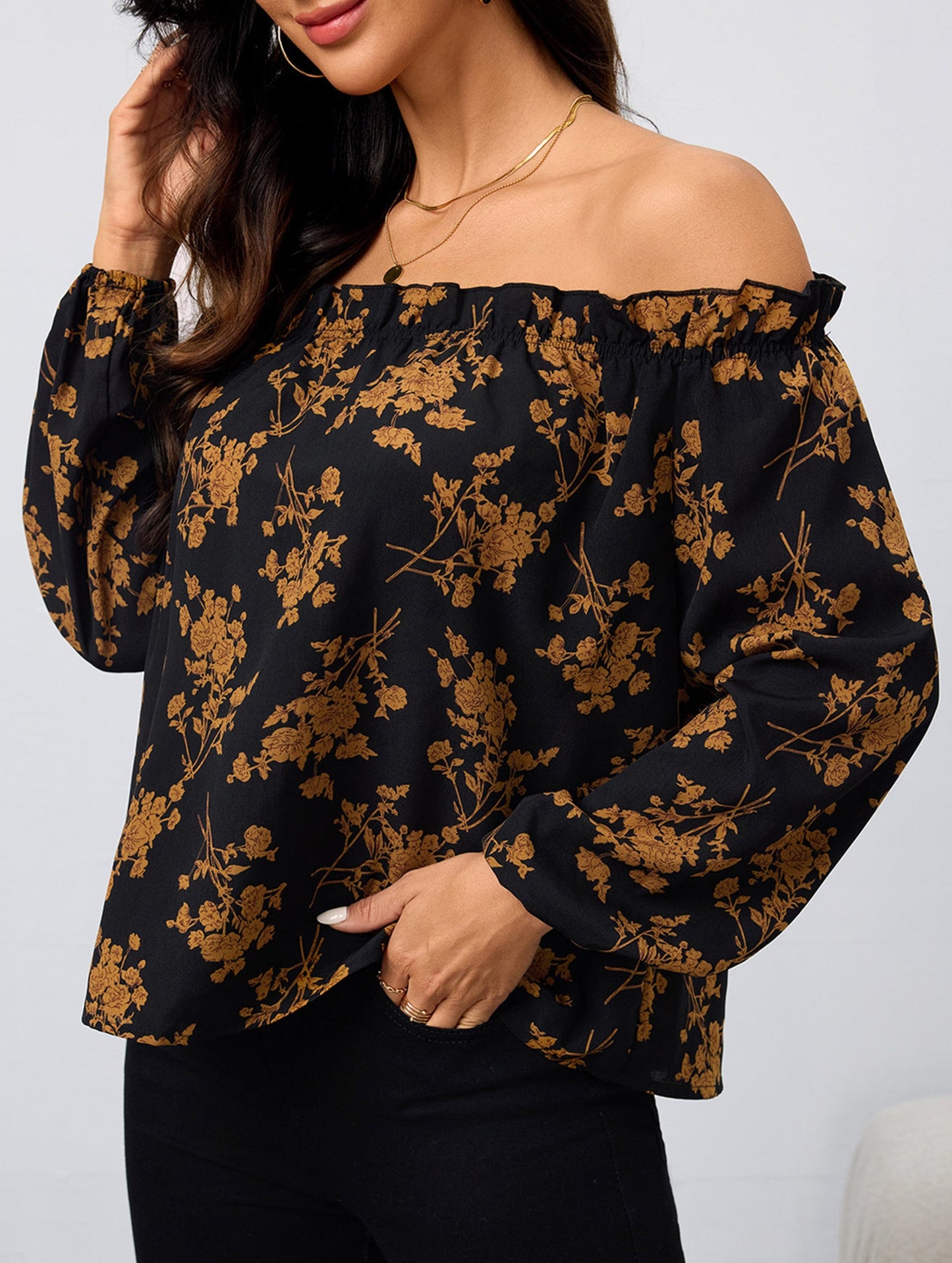 Off-the-shoulder floral boat neck shirt