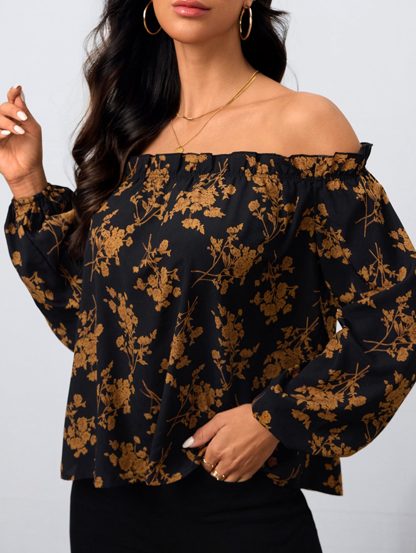 Off-the-shoulder floral boat neck shirt