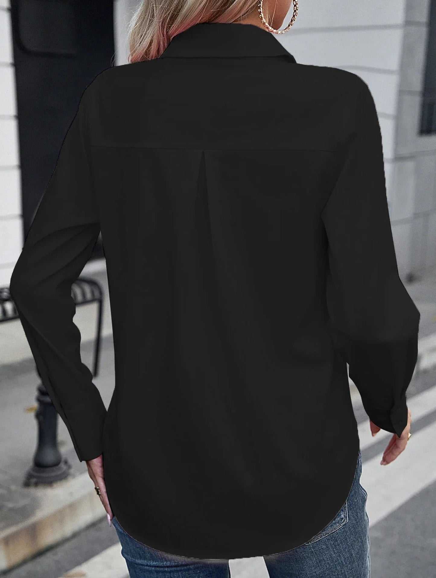 Casual mid-length white shirt