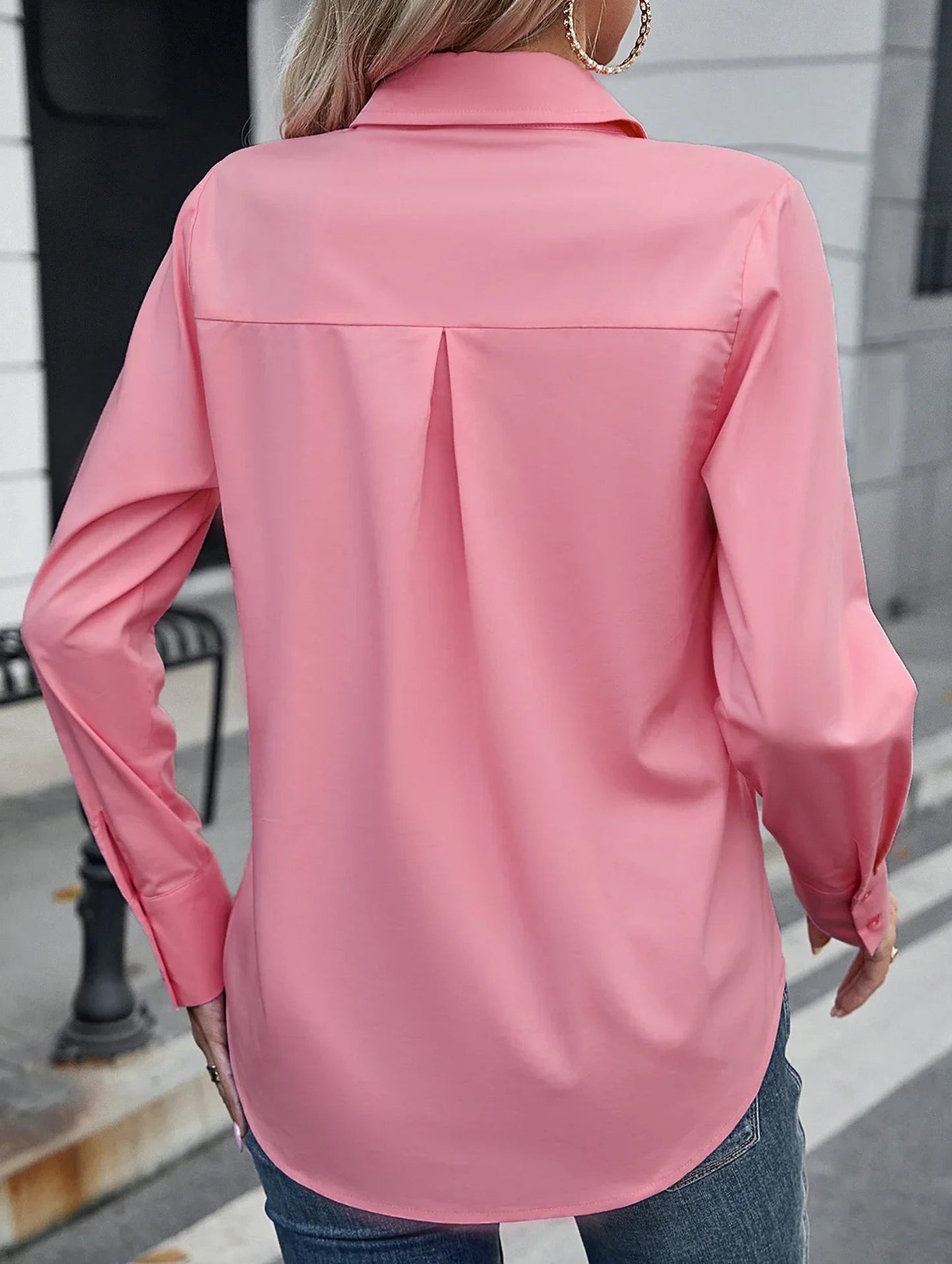 Casual mid-length white shirt