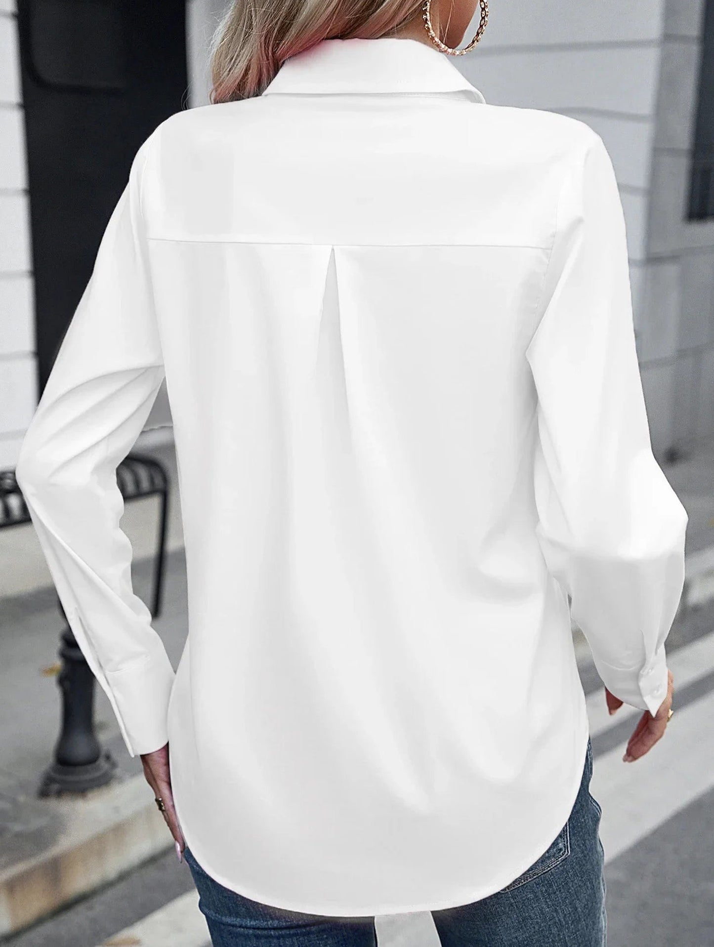 Casual mid-length white shirt