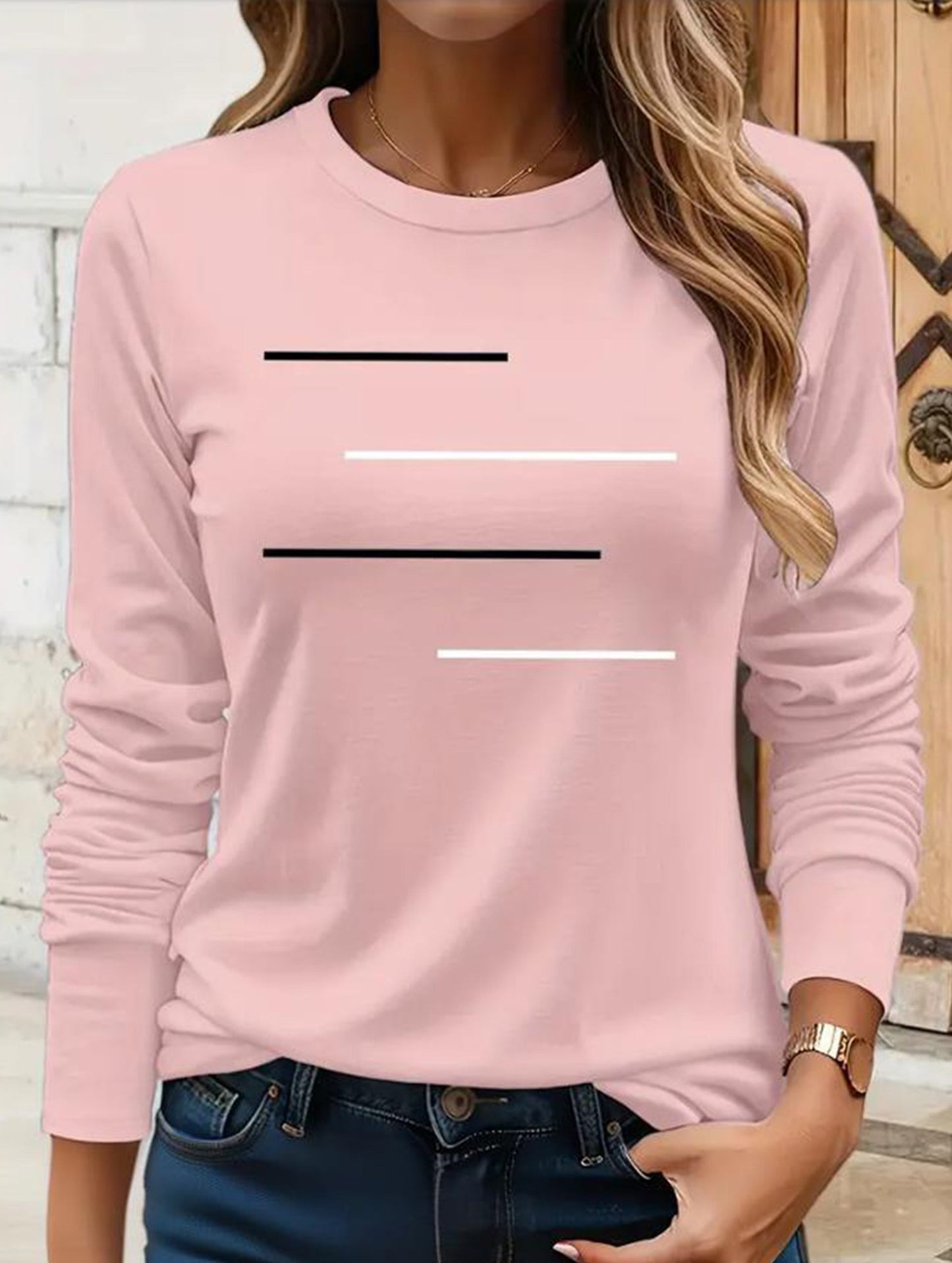 Versatile round neck long-sleeved printed T-shirt