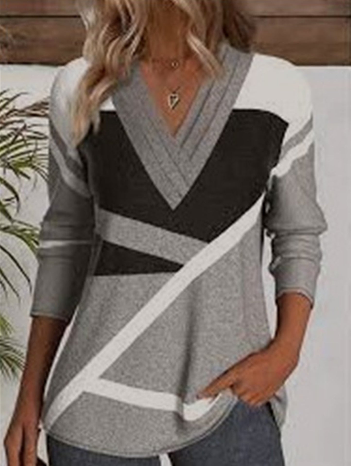 Colorblock V-neck contrast color women's T-shirt