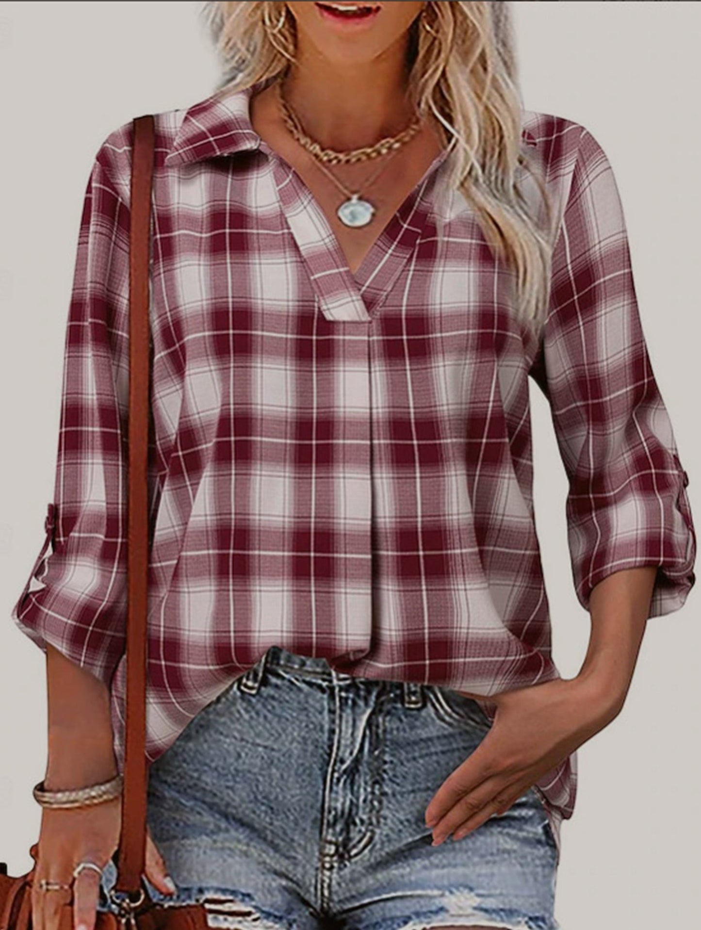 V-neck lapel loose-fitting women's plaid shirt