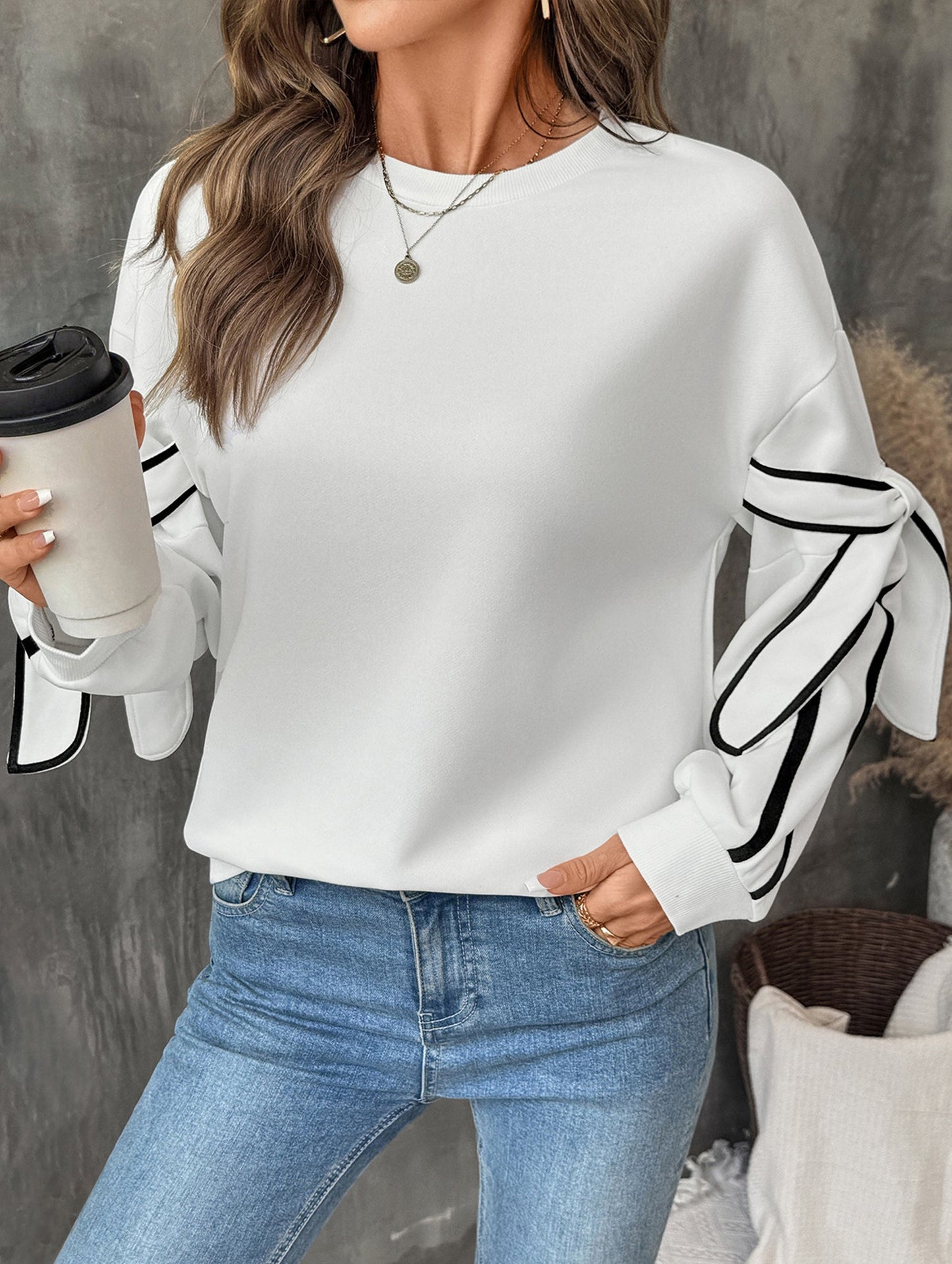 Bowknot round neck long-sleeved pullover sweatshirt