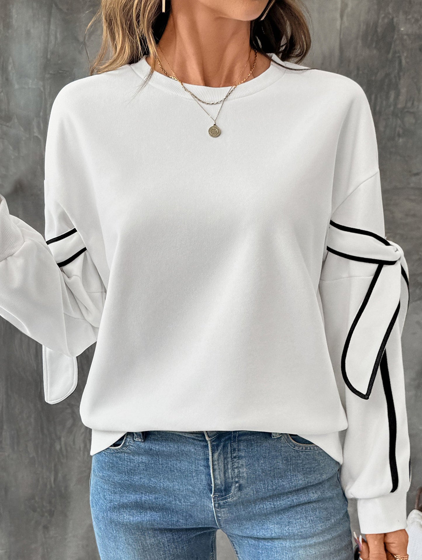 Bowknot round neck long-sleeved pullover sweatshirt