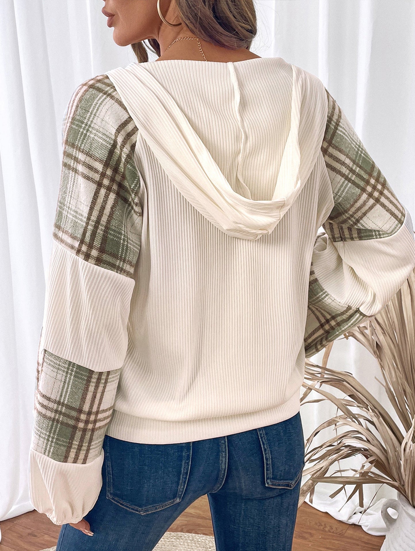 Plaid paneled round neck pullover sweatshirt