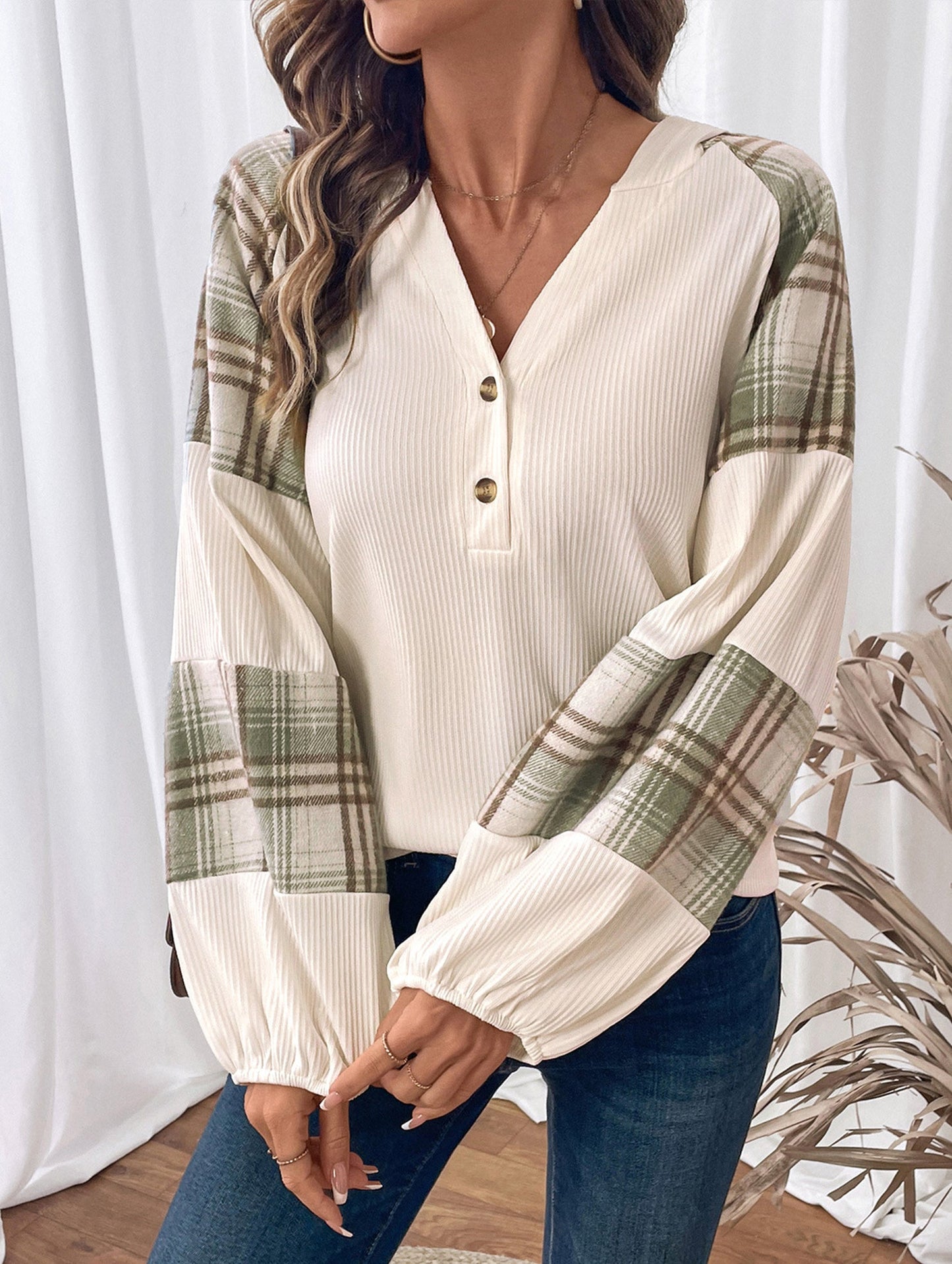 Plaid paneled round neck pullover sweatshirt