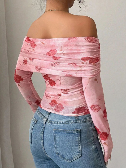 Slim-fit irregular printed boat neck top