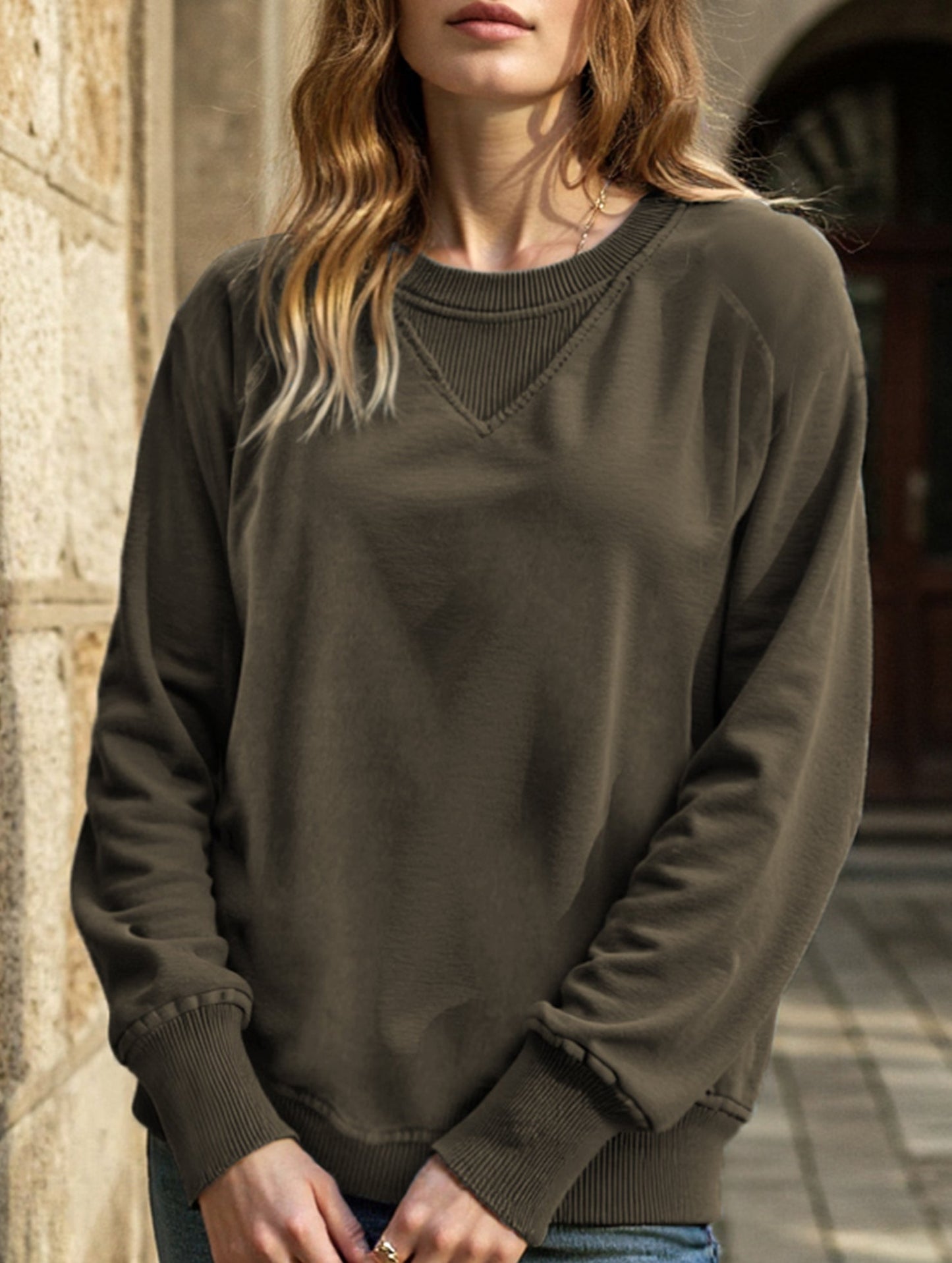 Women's ribbed sleeve loose pullover sweatshirt