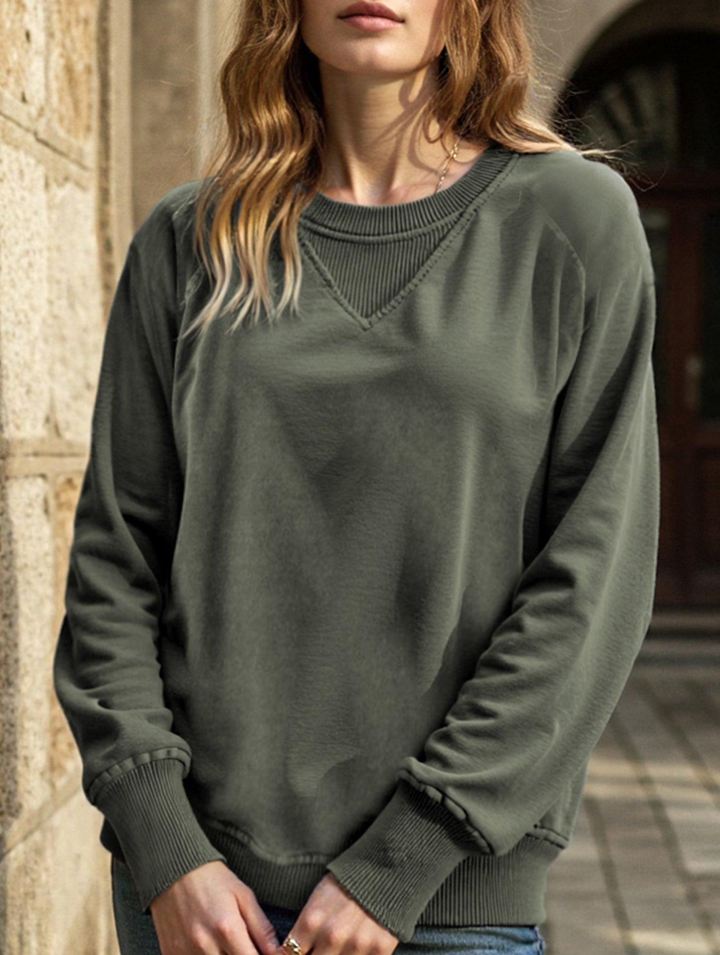 Women's ribbed sleeve loose pullover sweatshirt