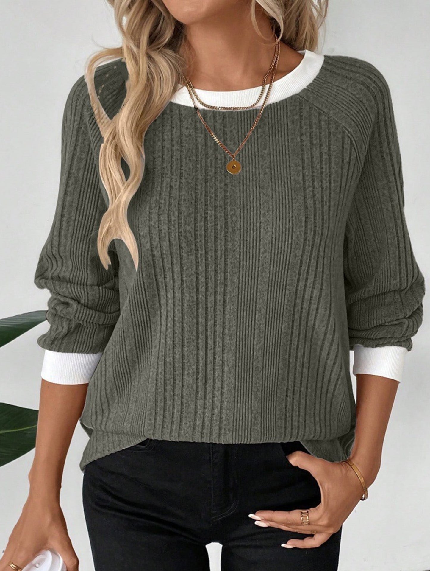 Crew neck long sleeve ribbed warm sweater