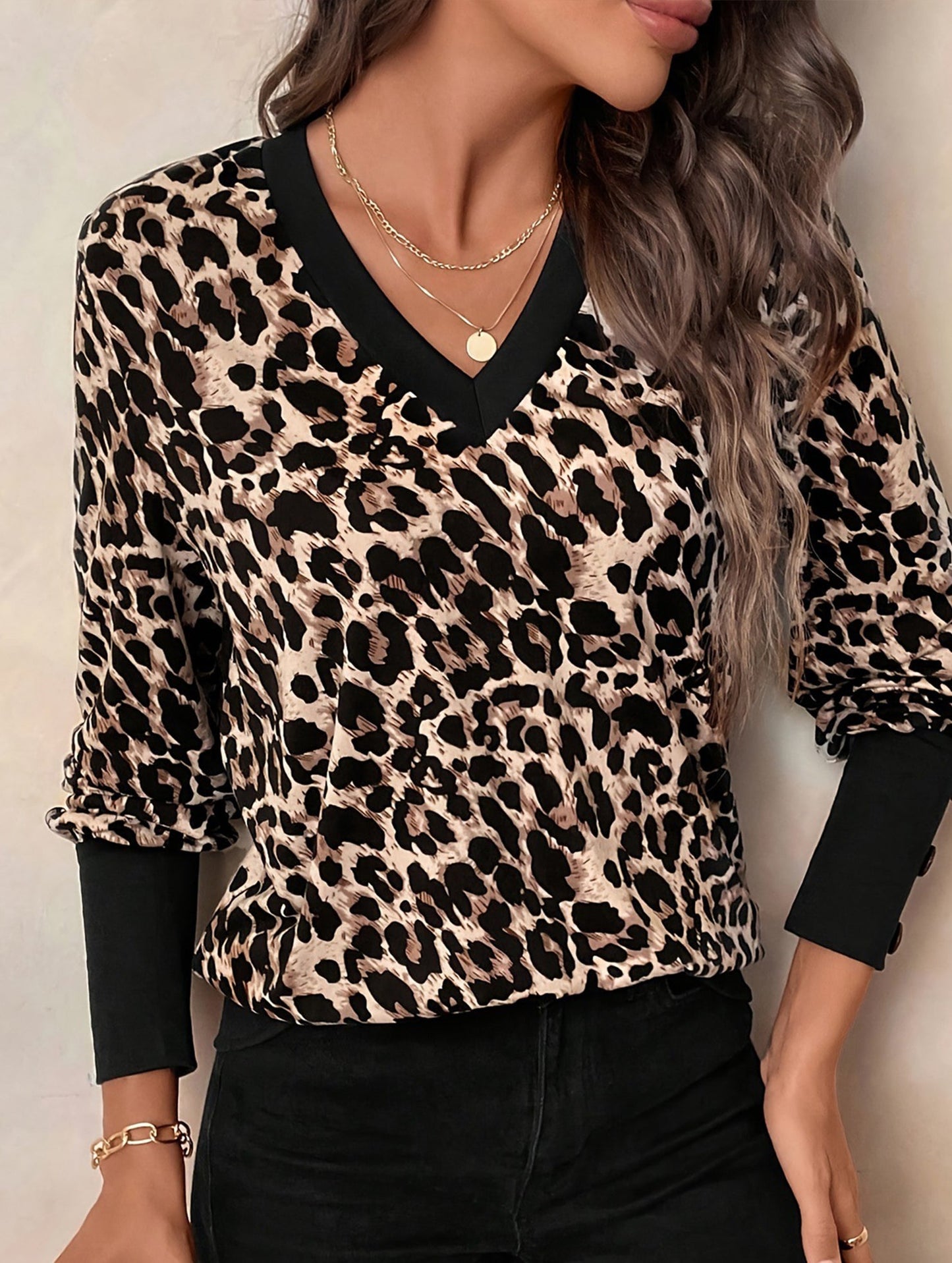 New leopard print long-sleeved V-neck top
