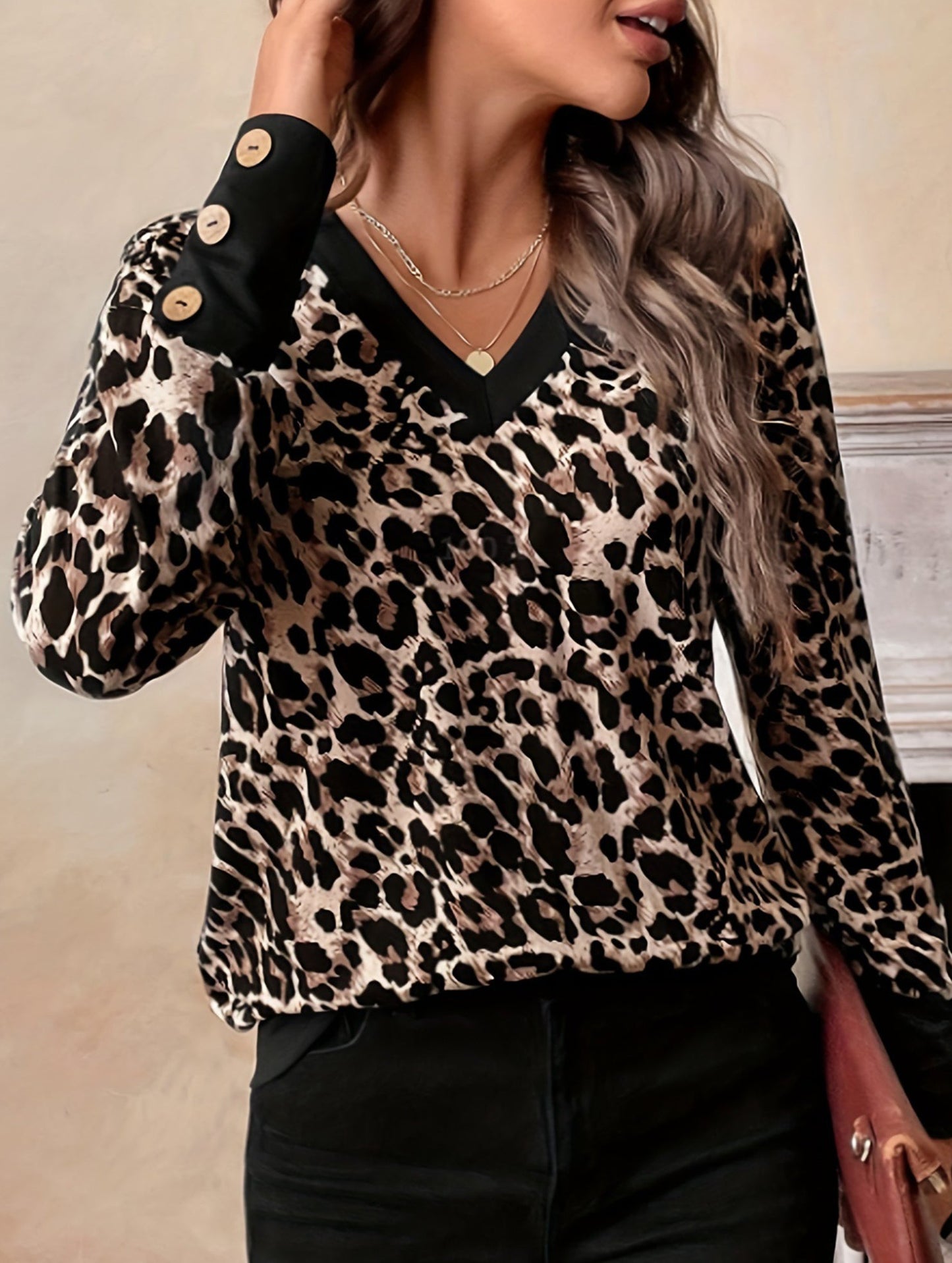 New leopard print long-sleeved V-neck top