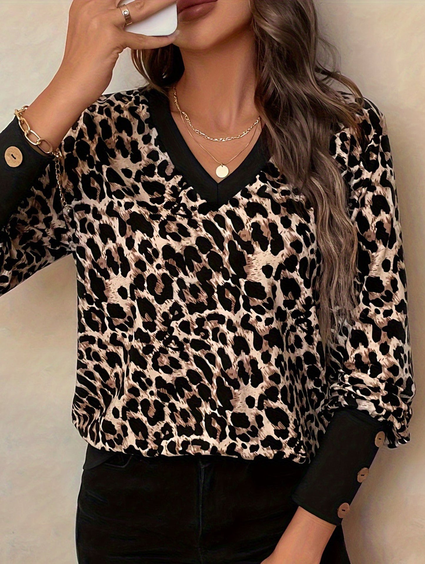 New leopard print long-sleeved V-neck top