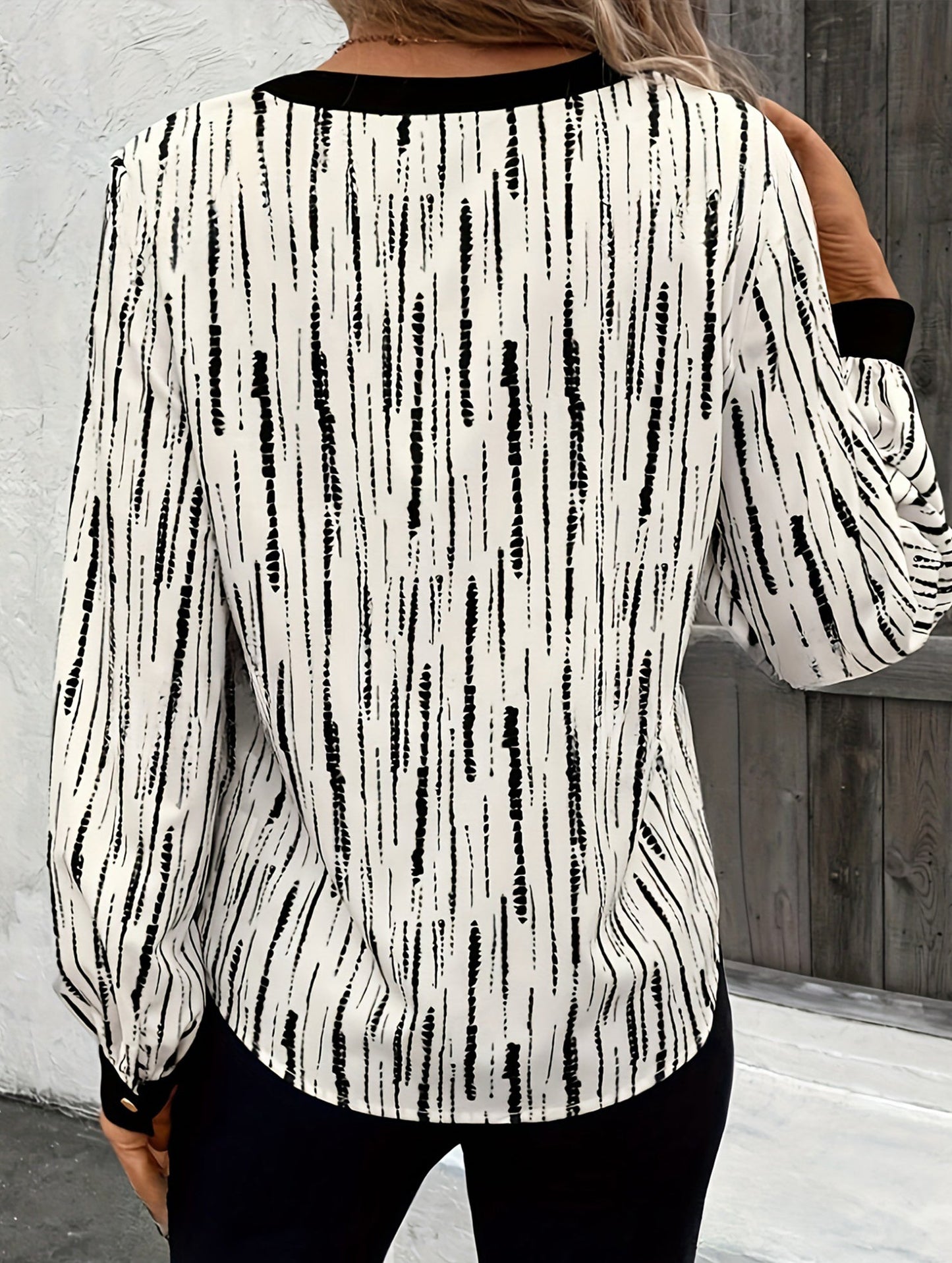 Casual long-sleeved V-neck striped shirt