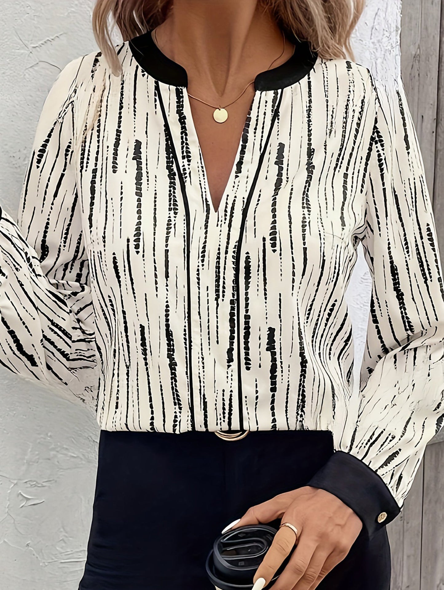 Casual long-sleeved V-neck striped shirt