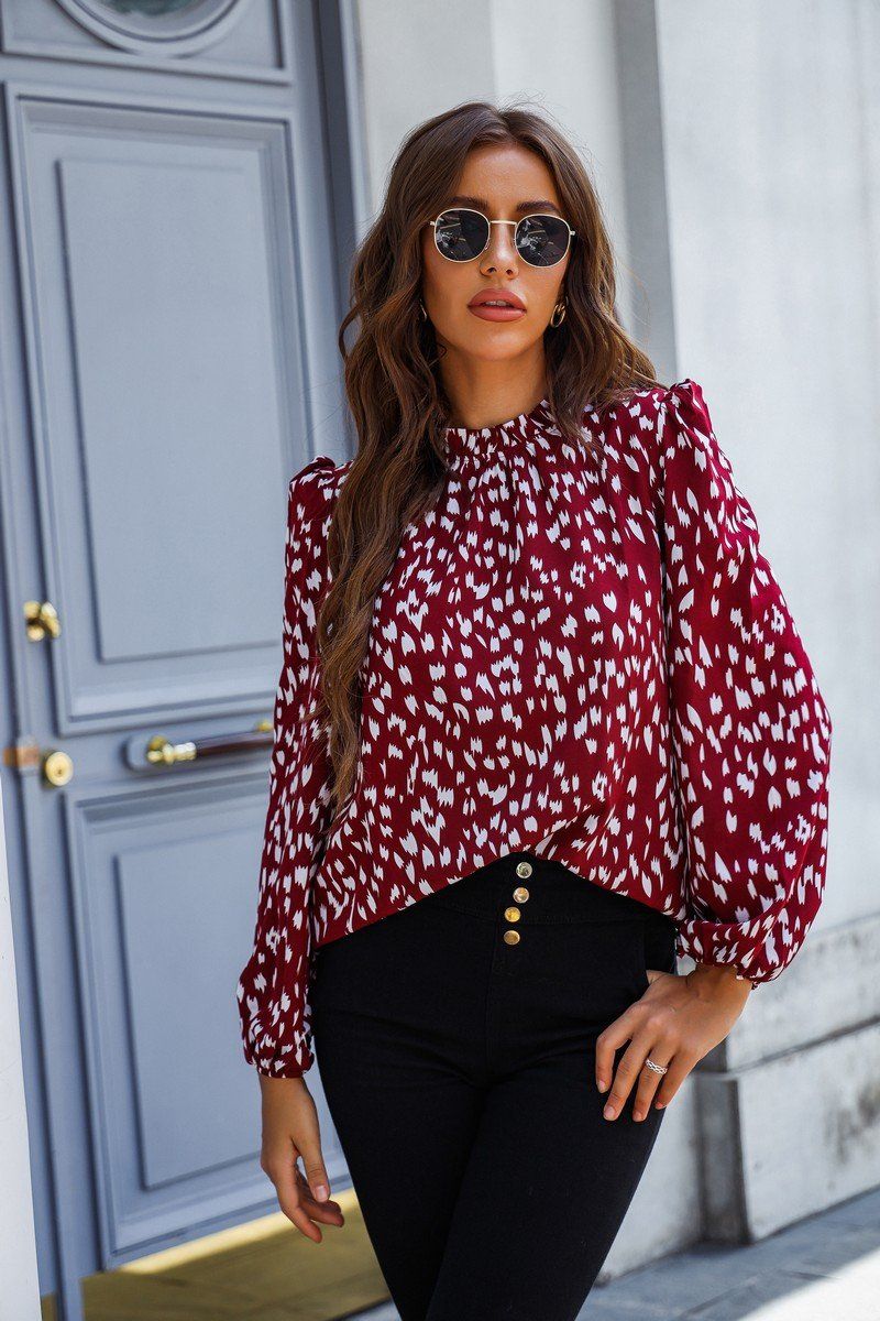 WOME HIGH NECK ANIMAL PRINT RIBBED SLEEVE BLOUSE
100% POLYESTER
SIZE S-M-L
MADE IN CHINA