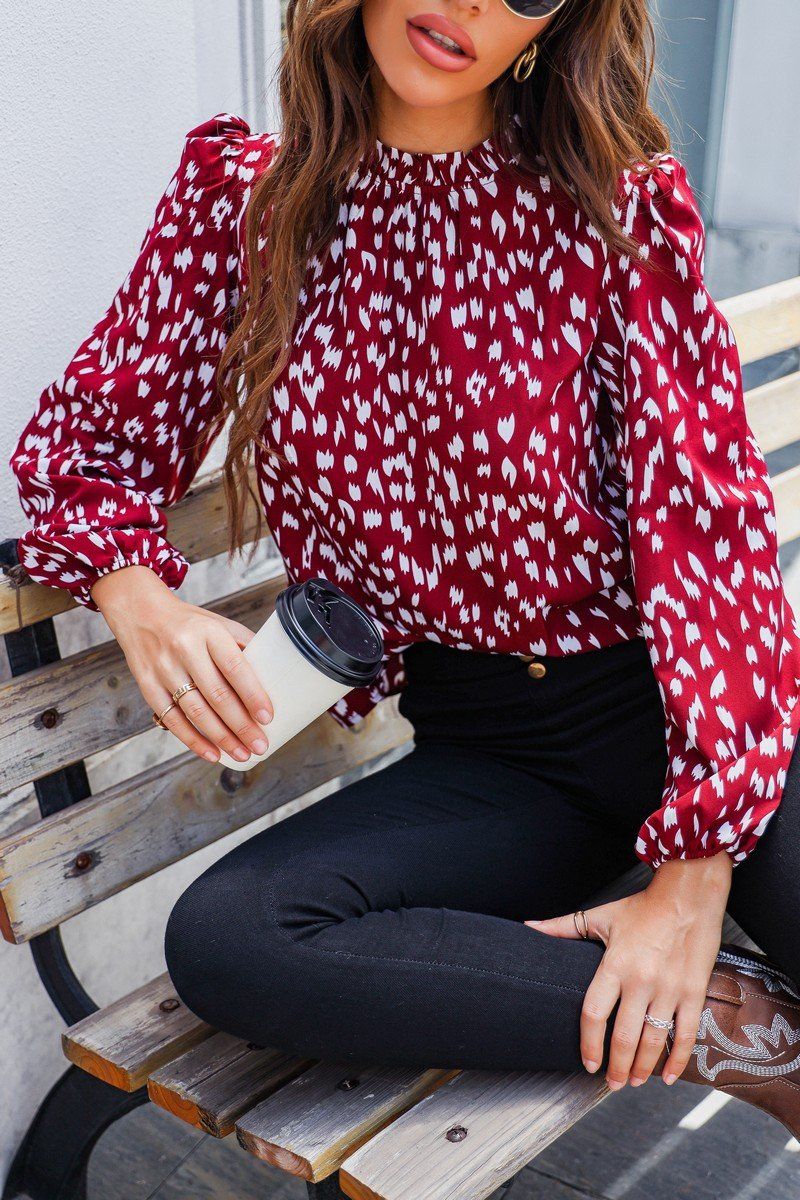 WOME HIGH NECK ANIMAL PRINT RIBBED SLEEVE BLOUSE
100% POLYESTER
SIZE S-M-L
MADE IN CHINA