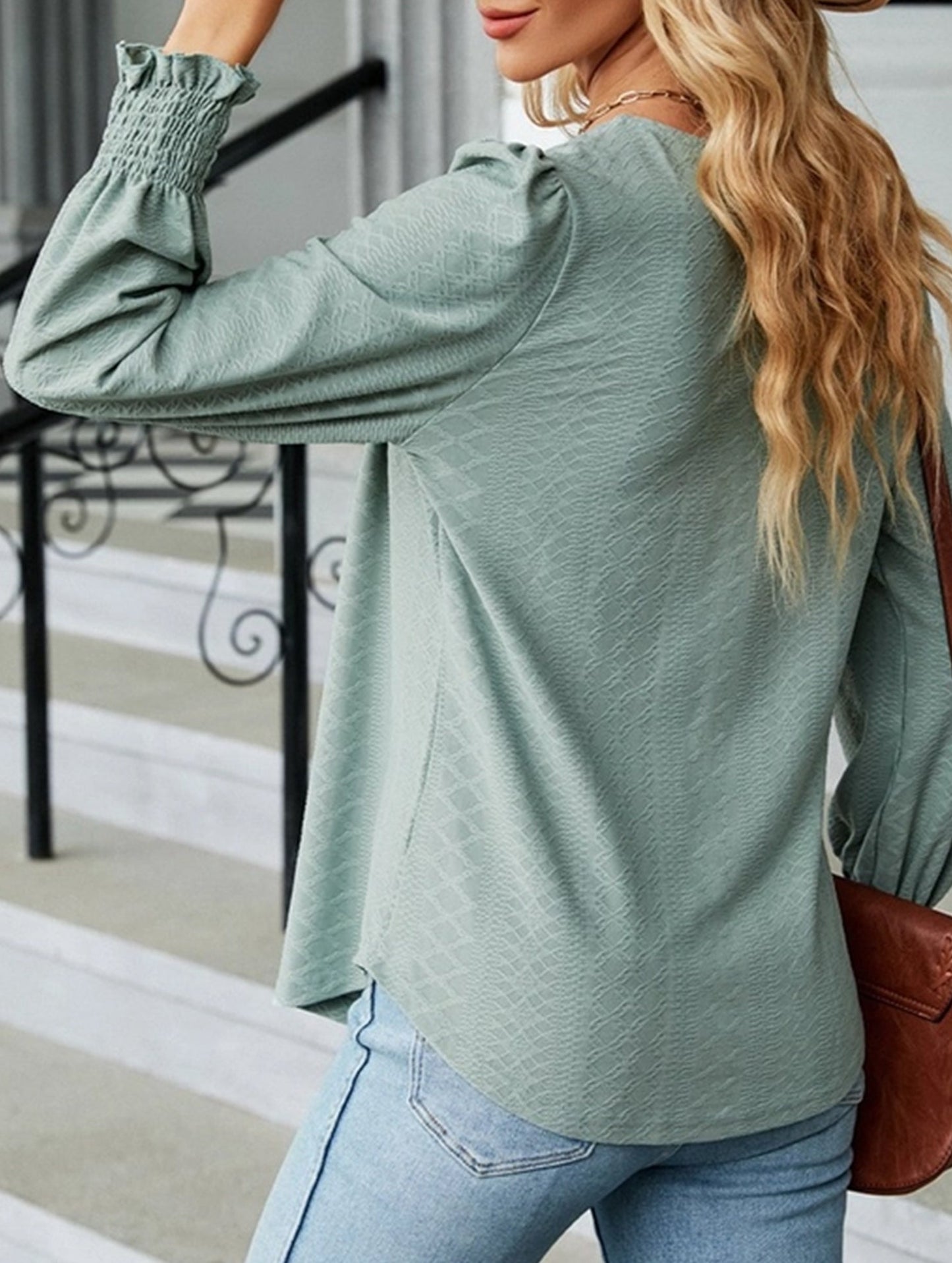 WOMEN SQAURE NECK SHIRRED CUFF LONG SLEEVE BLOUSE