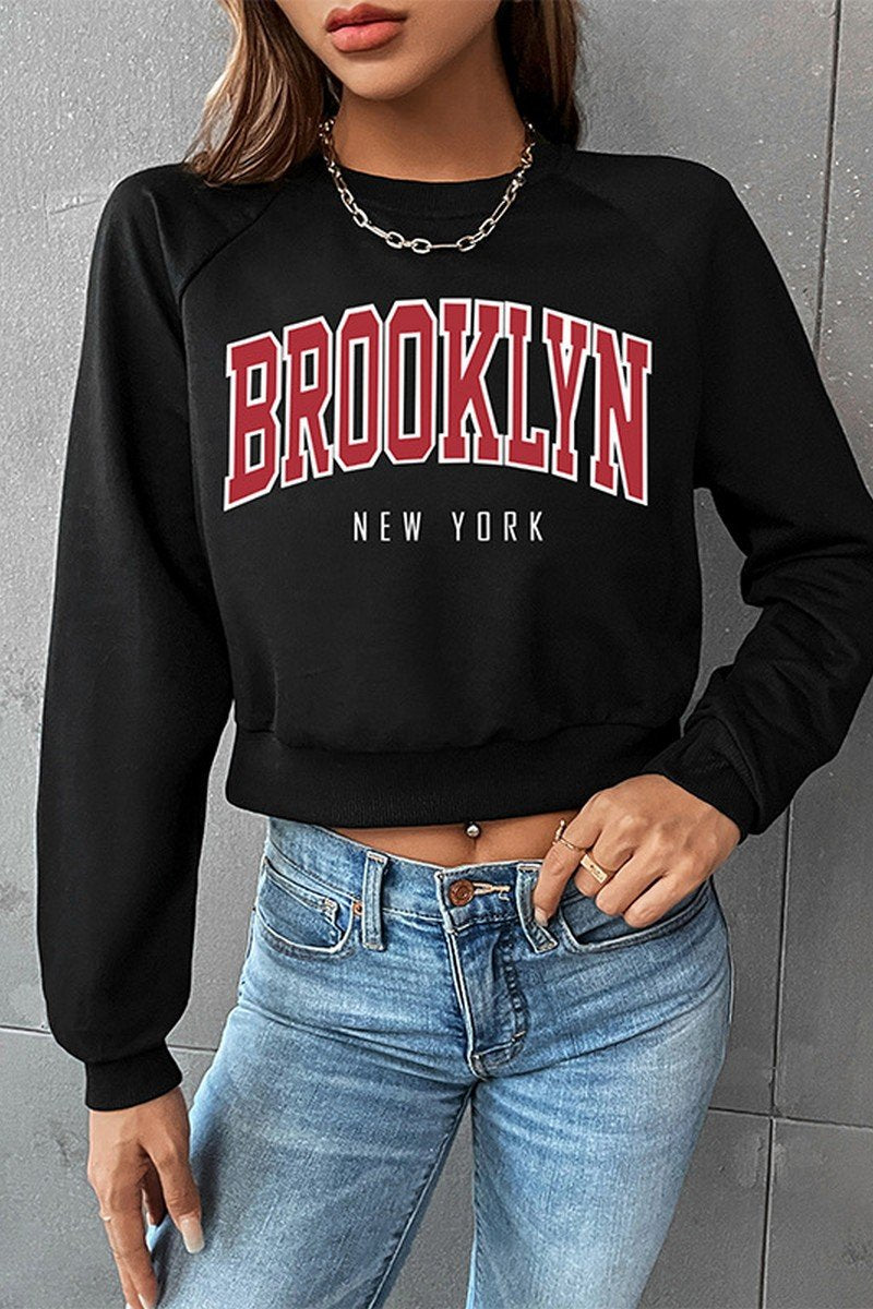 WOMEN BROOKLYN LETTER LONG SLEEVE CROP PULLOVER