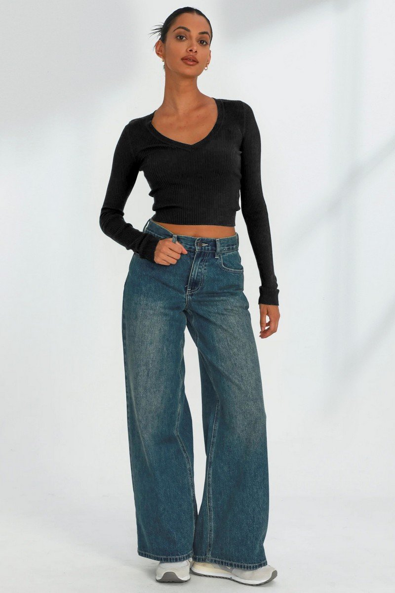 WOMEN TIGHT FIT LONG SLEEVE BASIC KNIT CROP TOP