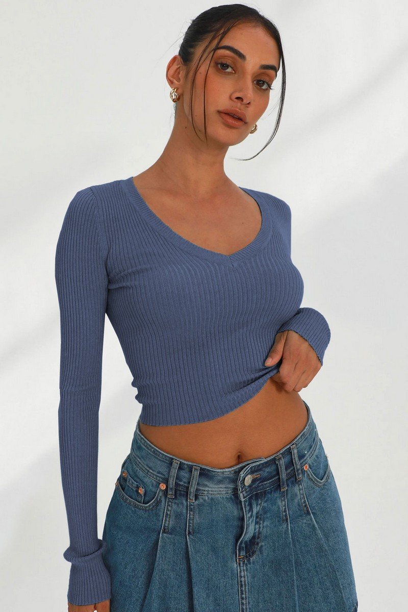 WOMEN TIGHT FIT LONG SLEEVE BASIC KNIT CROP TOP