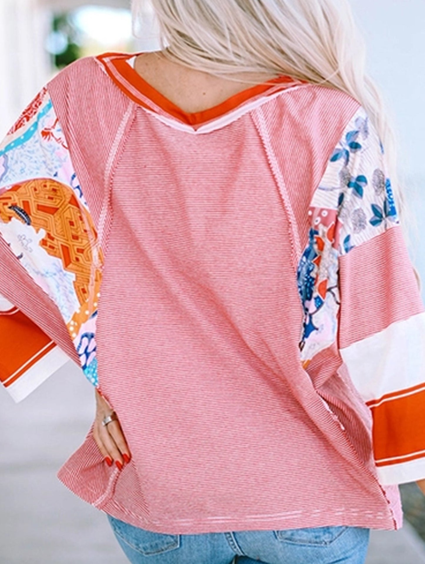 CONTRASTING COLOR FASHION STRIPE CASUAL TOP