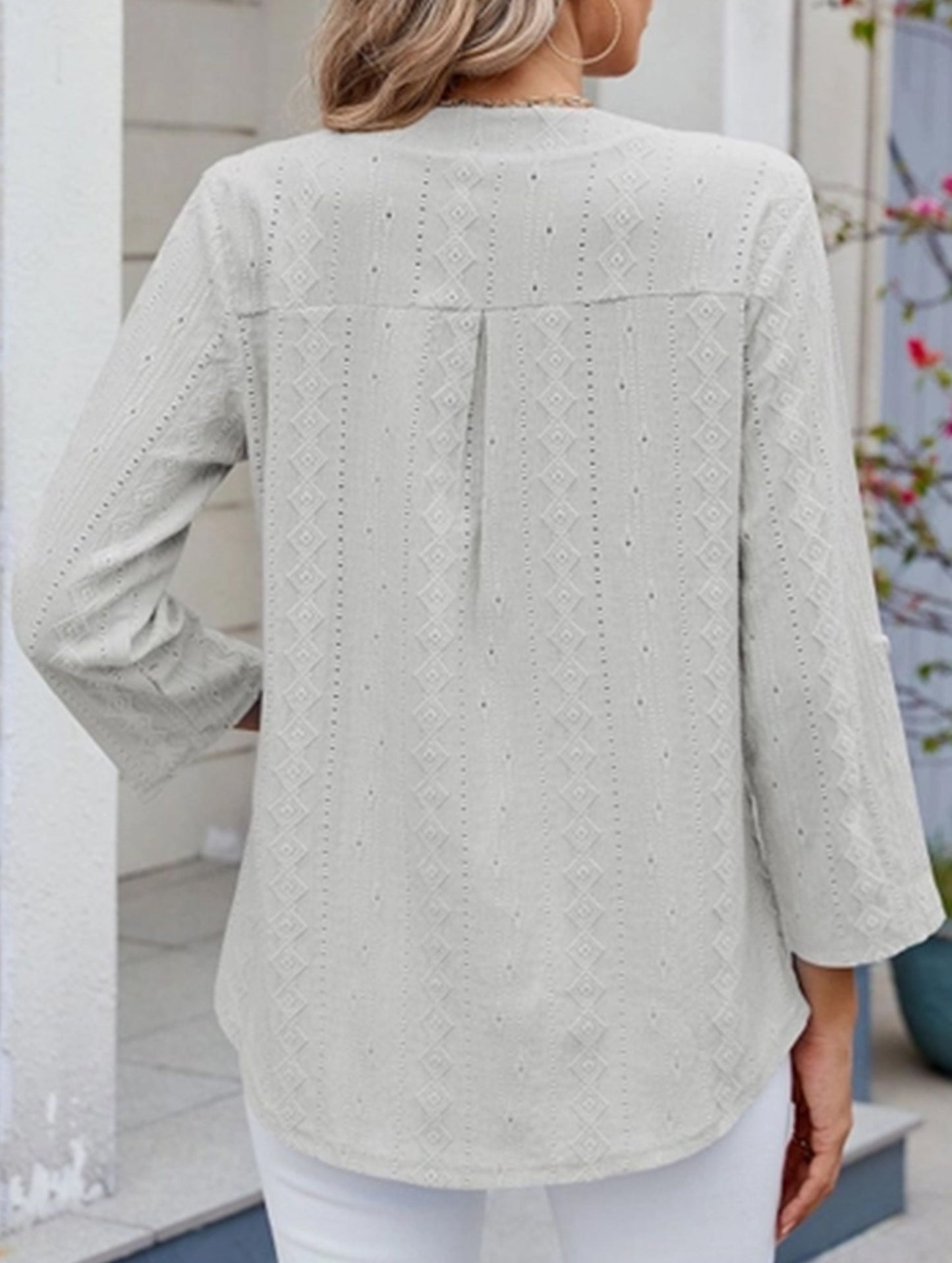 V-neck mid-sleeve button-up jacquard T-shirt