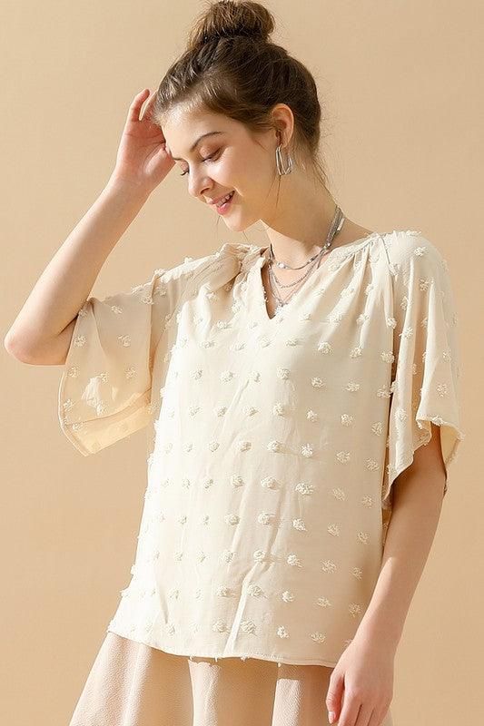 V NECK DOT DETAILED SHORT SLEEVE TOP - Doublju