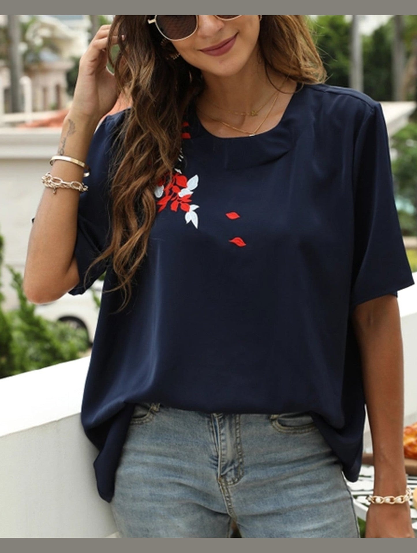 Pullover Fresh Sweet Embroidered Blouse ??Lightweight Women's Top