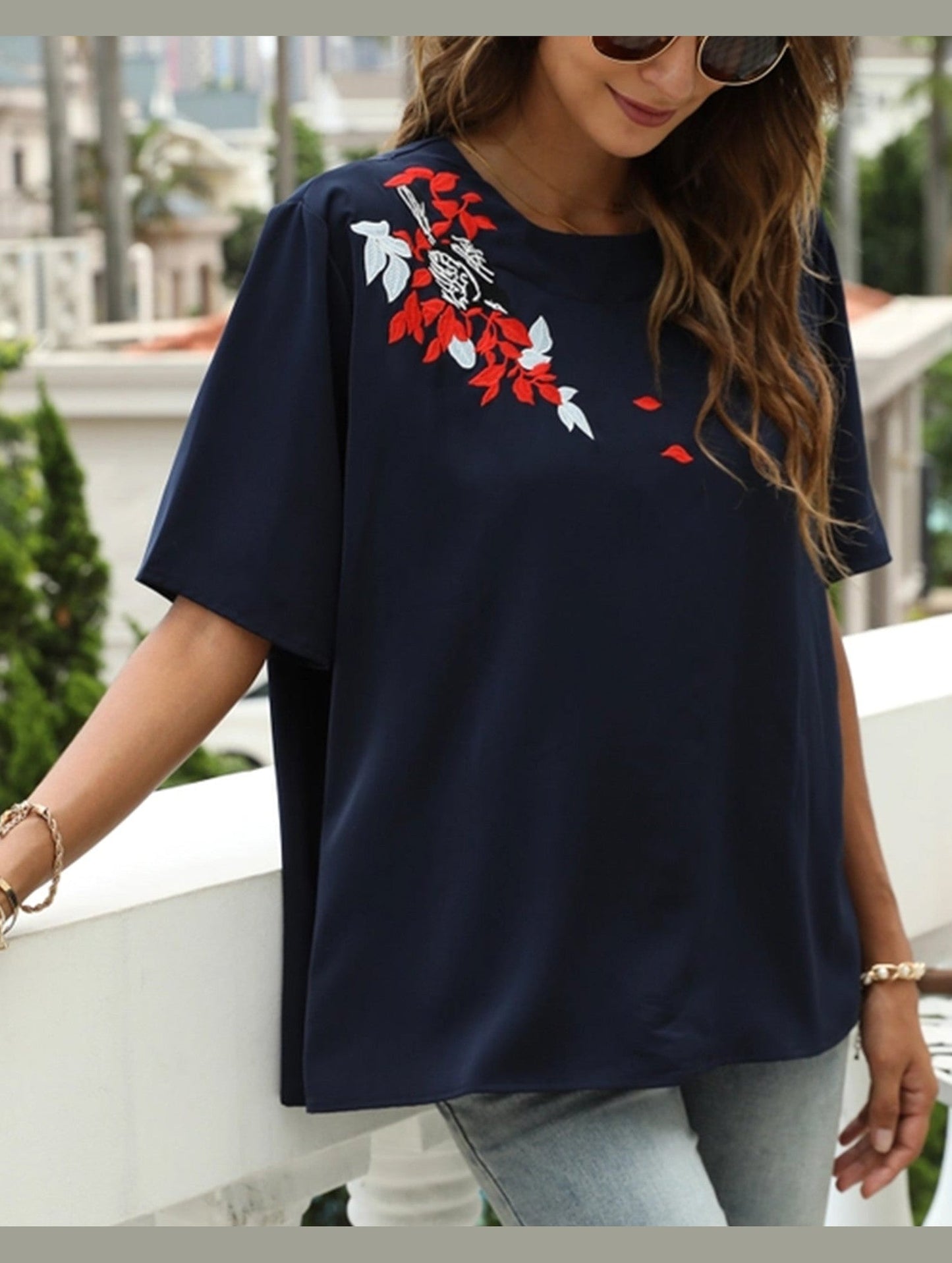 Pullover Fresh Sweet Embroidered Blouse ??Lightweight Women's Top