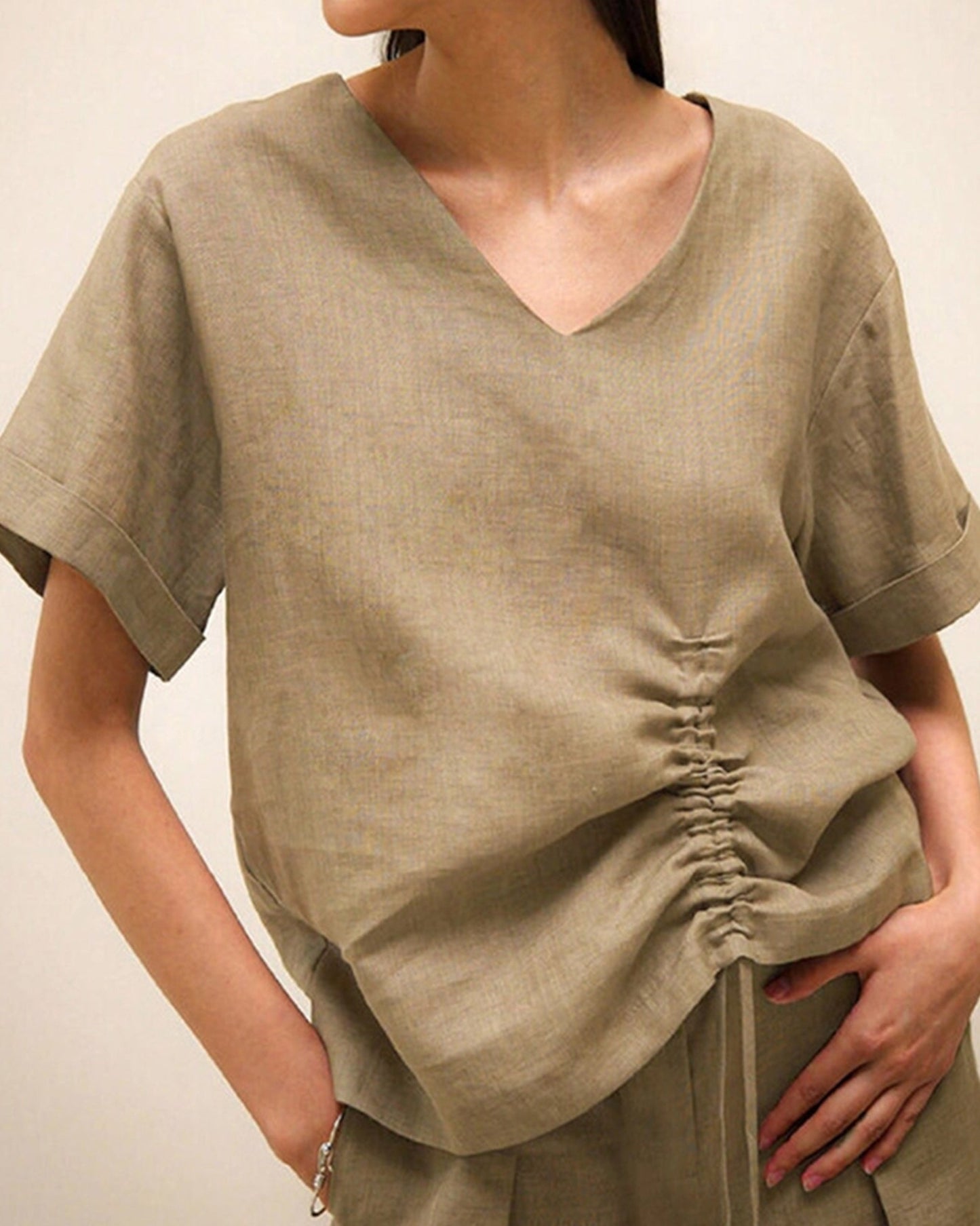 Linen V-Neck Slouchy Blouse ??Breathable & Relaxed Fit