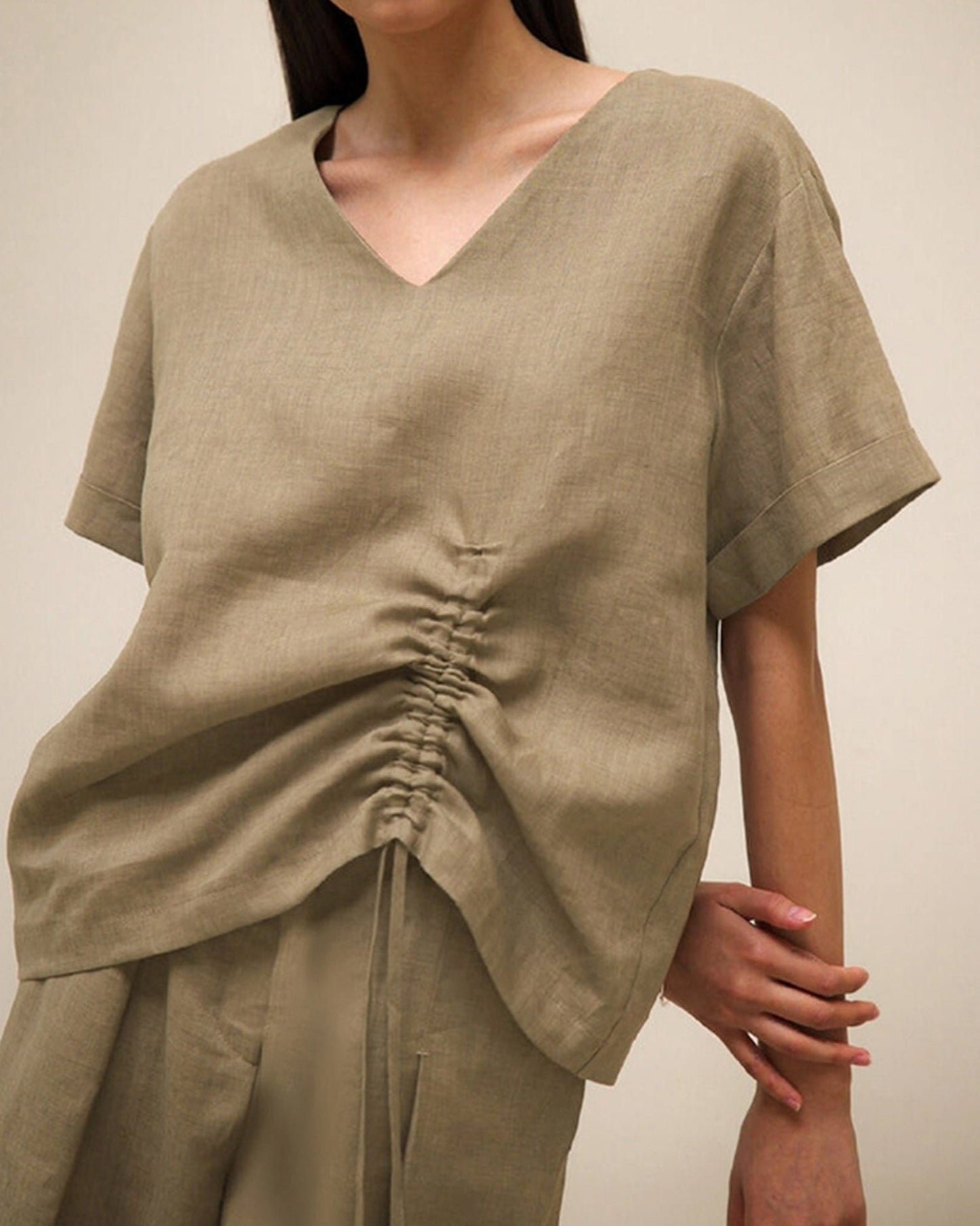Linen V-Neck Slouchy Blouse ??Breathable & Relaxed Fit