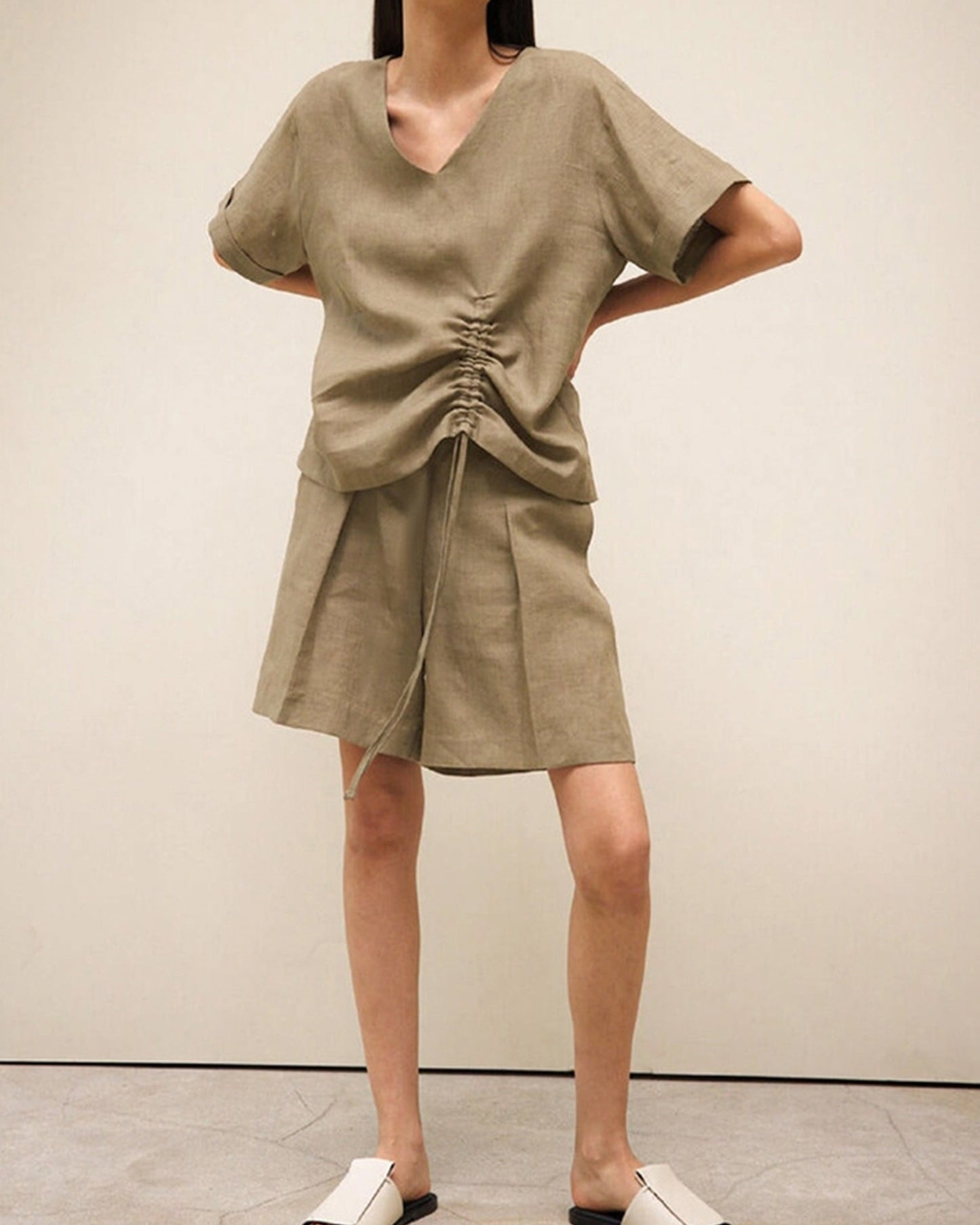 Linen V-Neck Slouchy Blouse ??Breathable & Relaxed Fit