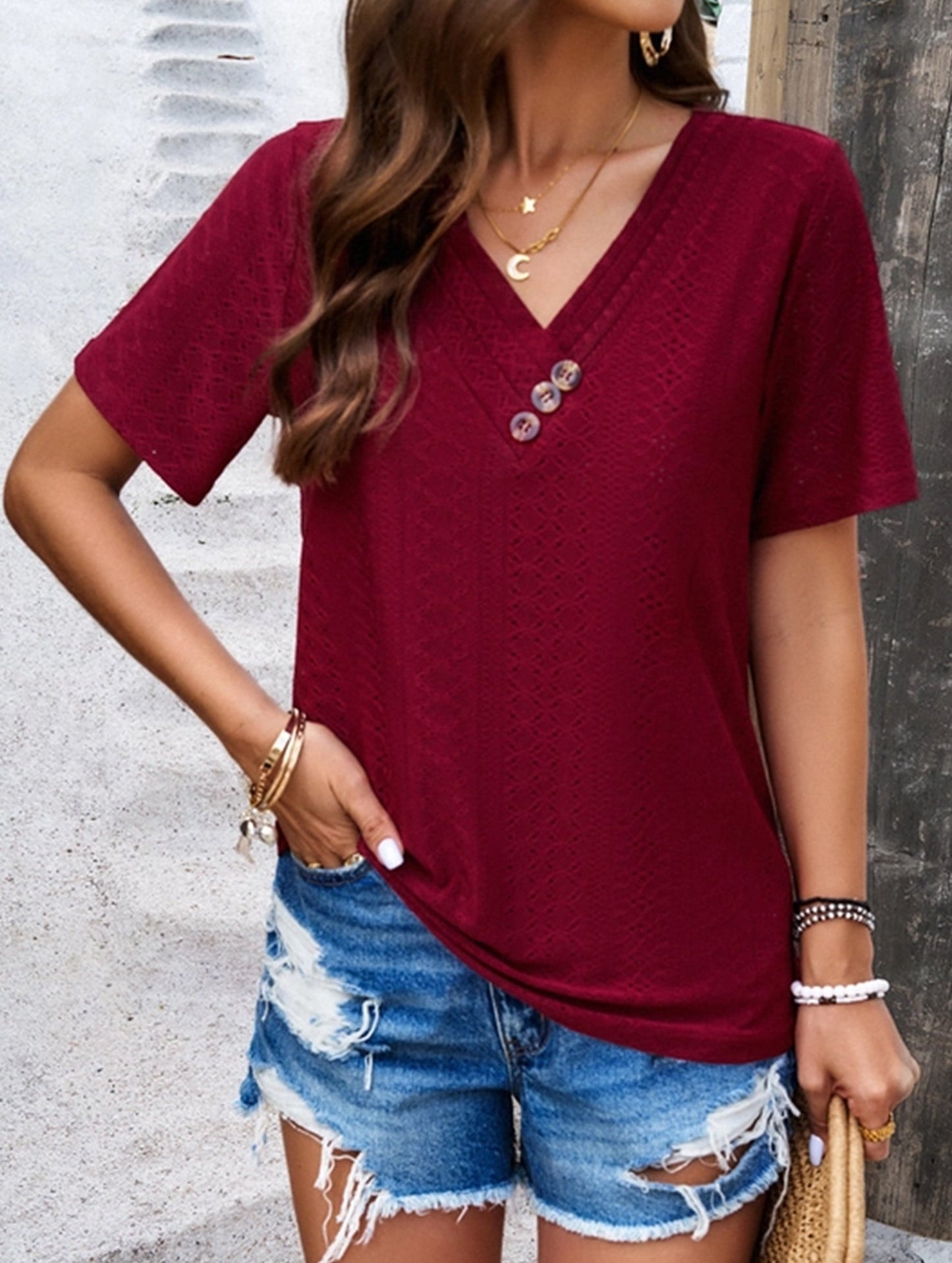 Temperament Casual Solid Color V-Neck Blouse ??Lightweight Summer Top for Women