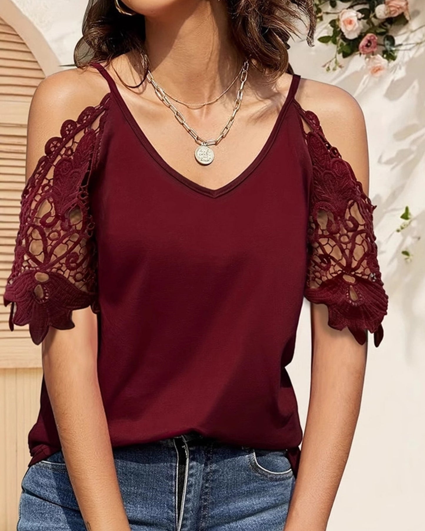 Lace V-Neck Off Shoulder Halter Top ??Summer Romantic Look