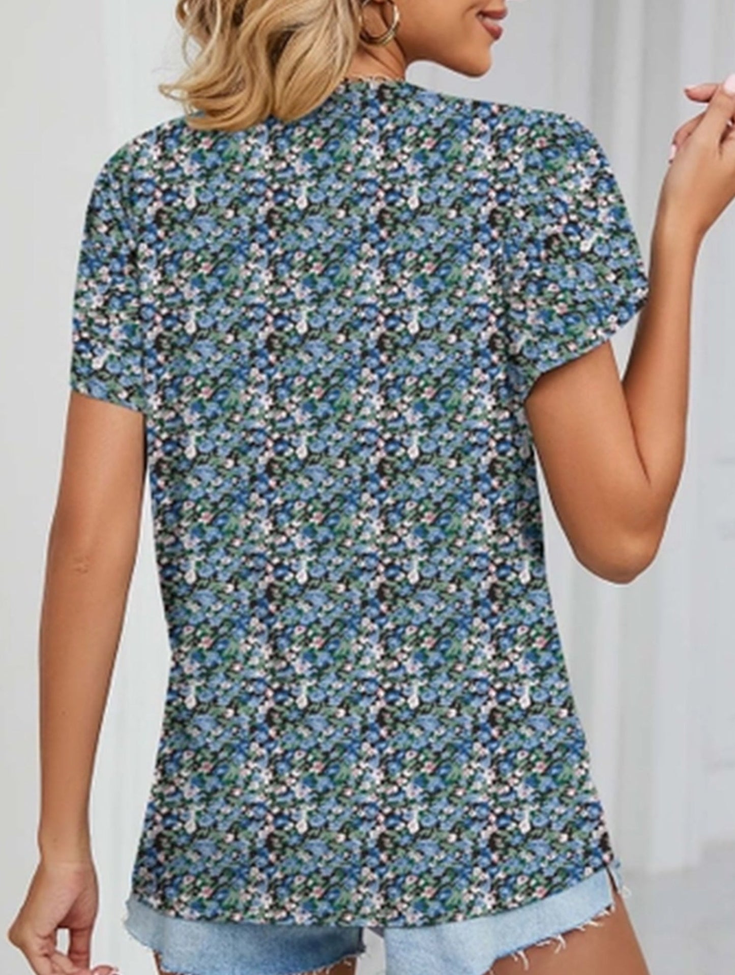 V-neck printed petal-sleeve loose pullover shirt