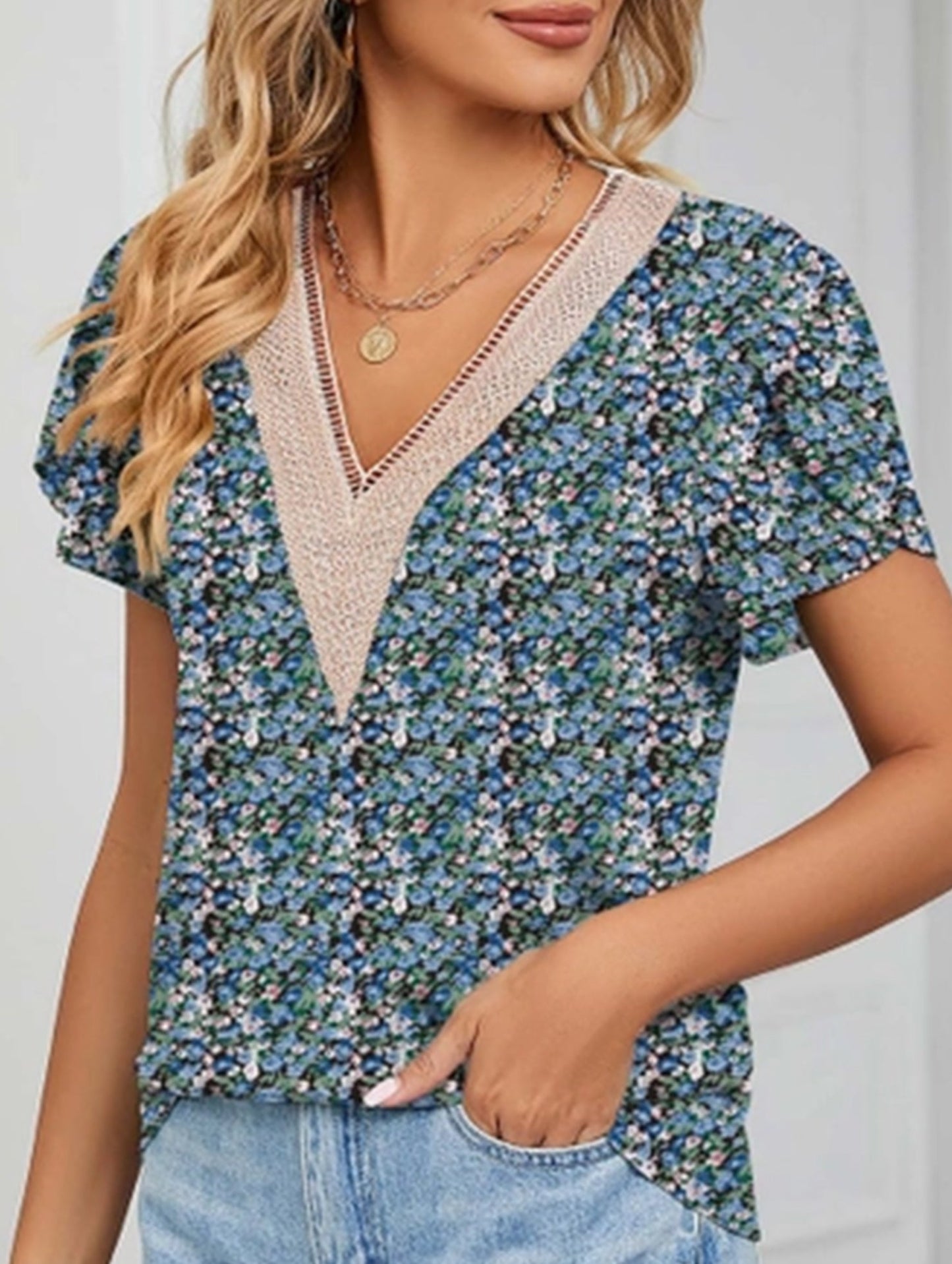 V-neck printed petal-sleeve loose pullover shirt