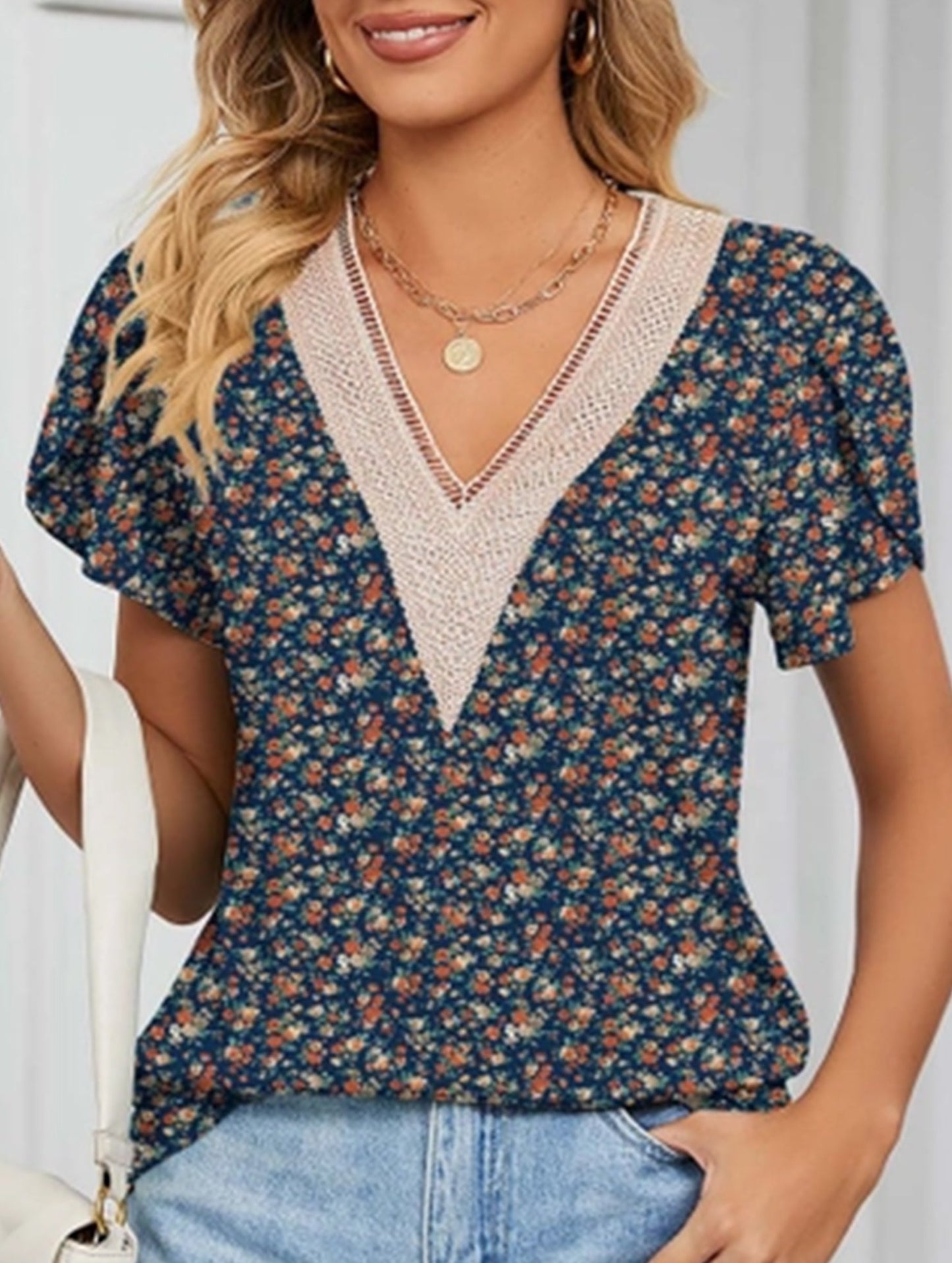 V-neck printed petal-sleeve loose pullover shirt