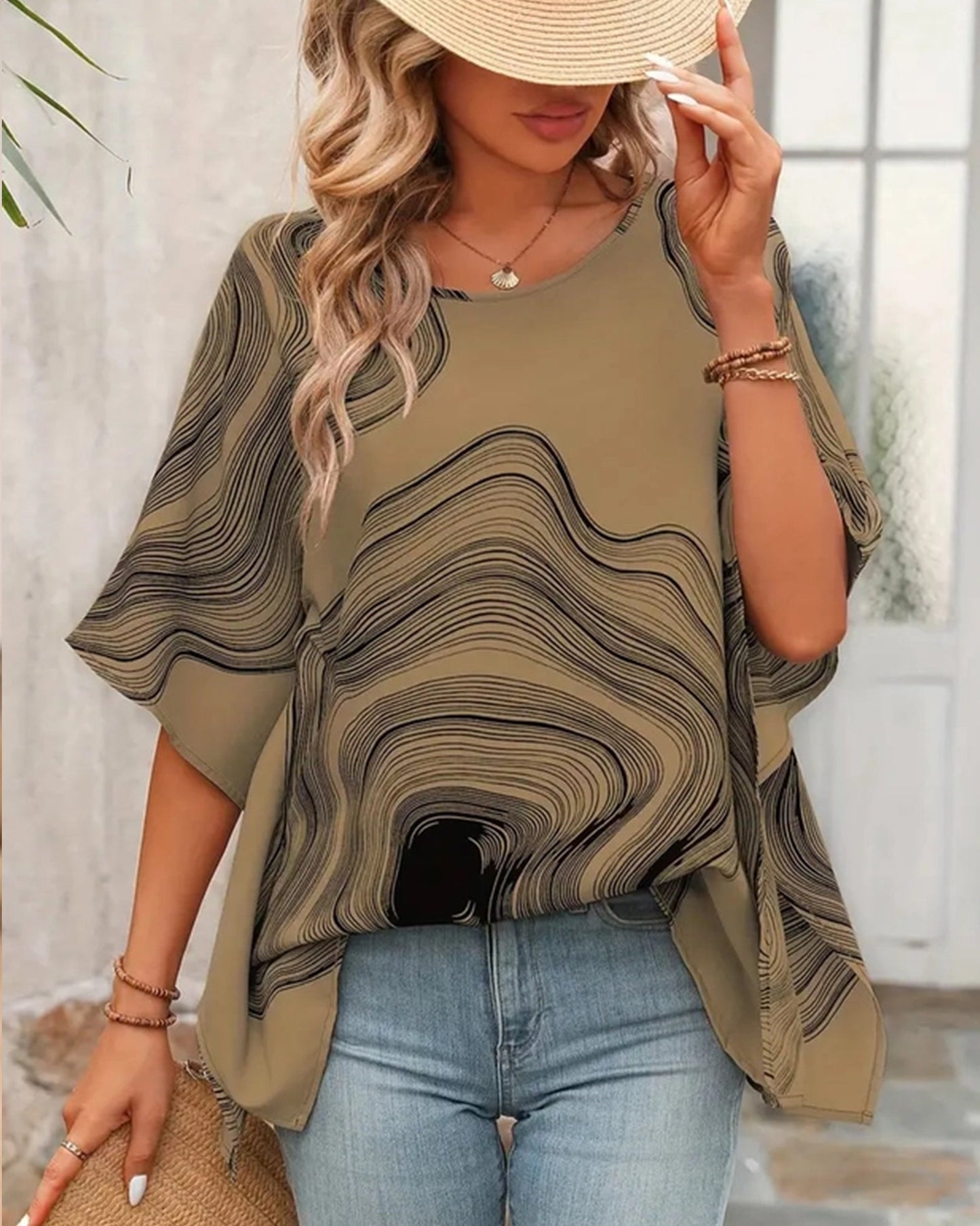 Casual Printed Bat Sleeve Top with V Neck and Loose Fit