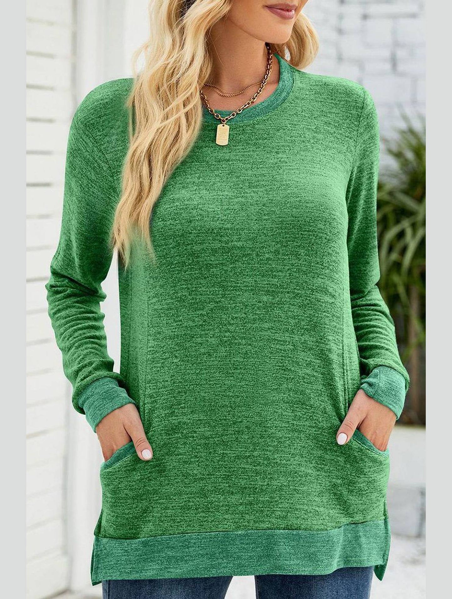 WOMEN ROUND NECK PULLOVER TOP WITH POCKETS