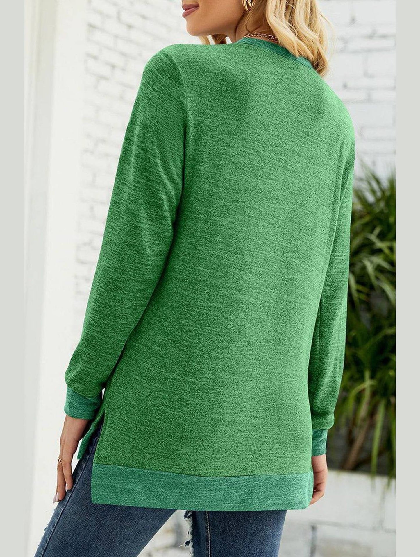 WOMEN ROUND NECK PULLOVER TOP WITH POCKETS