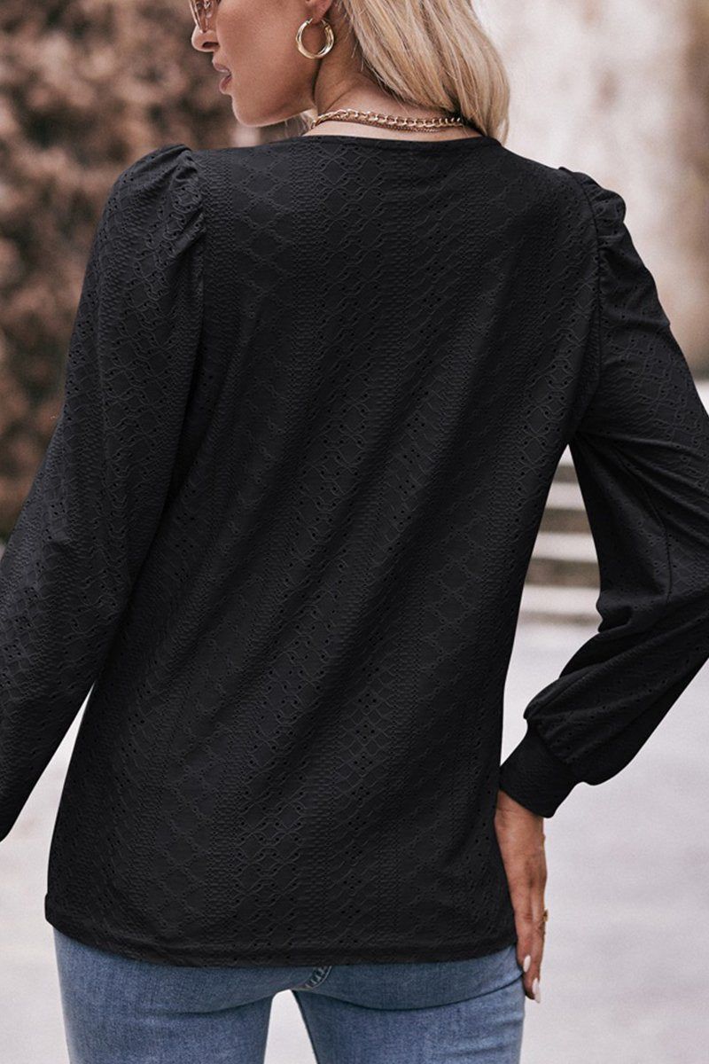 WOMEN U NECK EYELET FITTED CUFF TEE