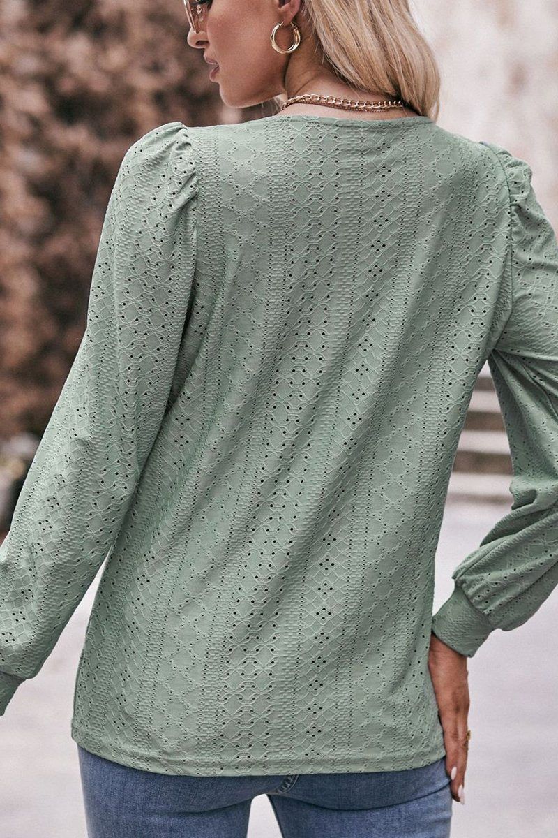 WOMEN U NECK EYELET FITTED CUFF TEE