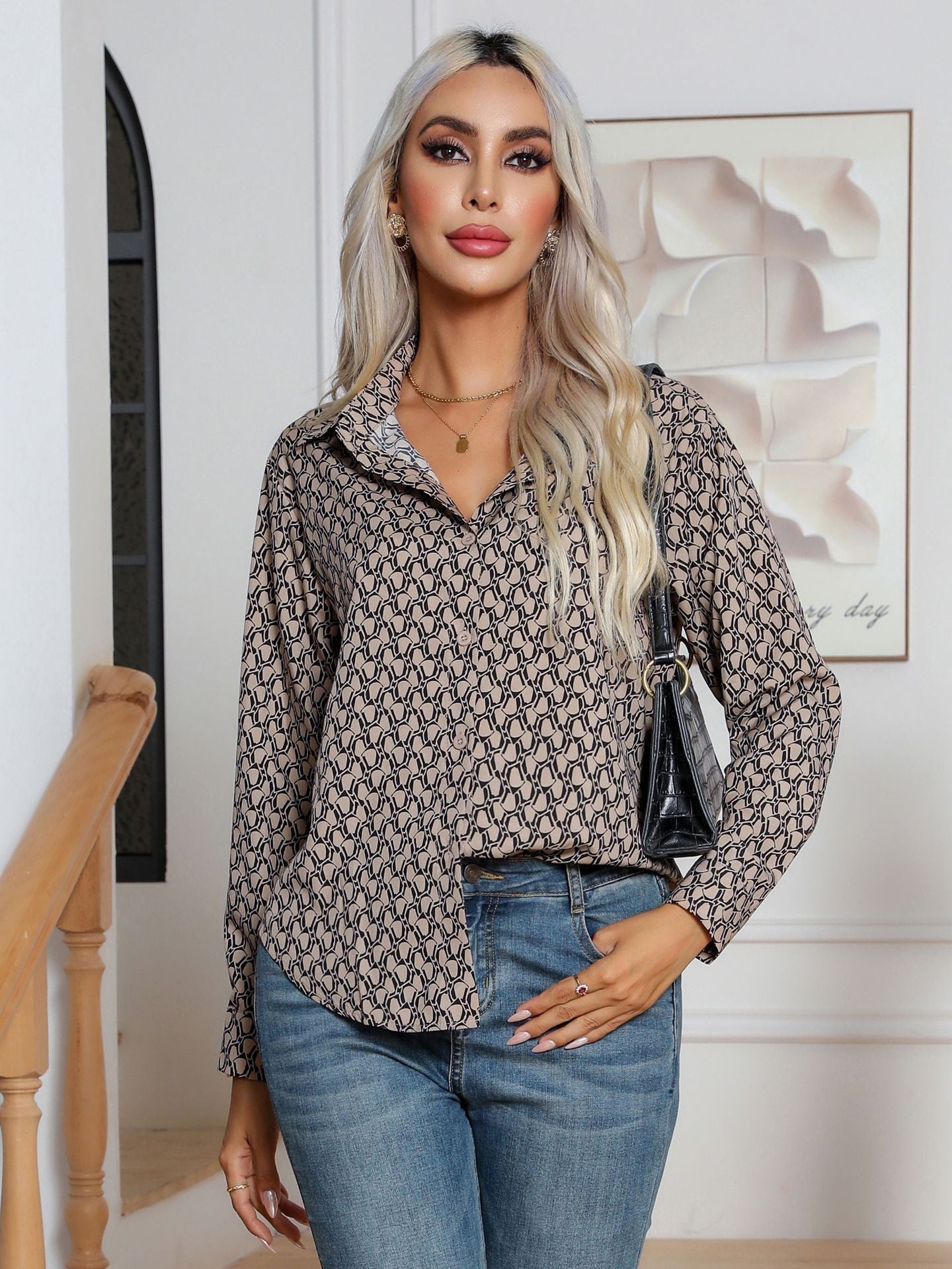 WOMEN GEOMETRIC PRINTING LONGSLEEVE SHIRT