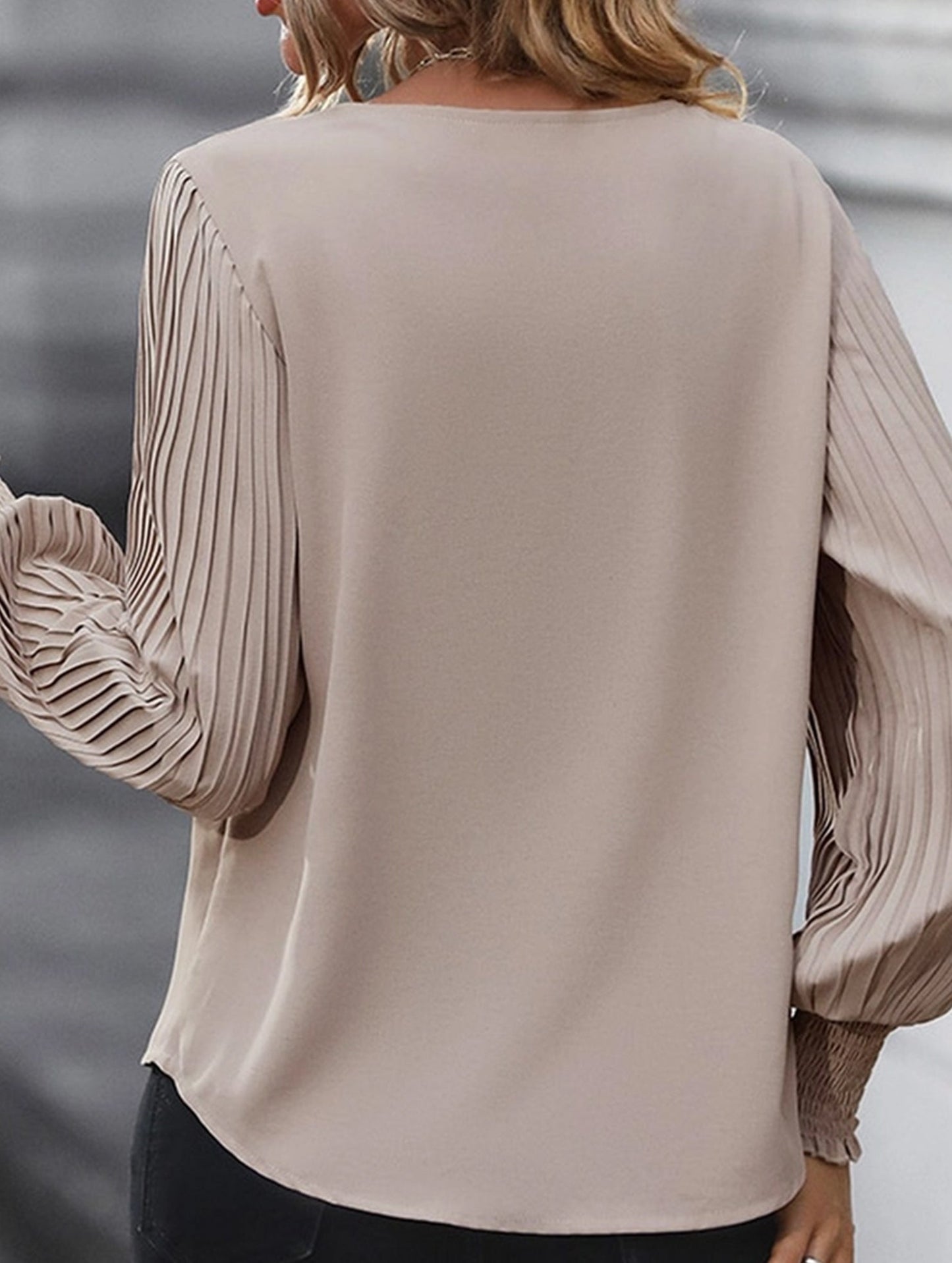 WOMEN V NECK SPLICE PLEATED SHIRT