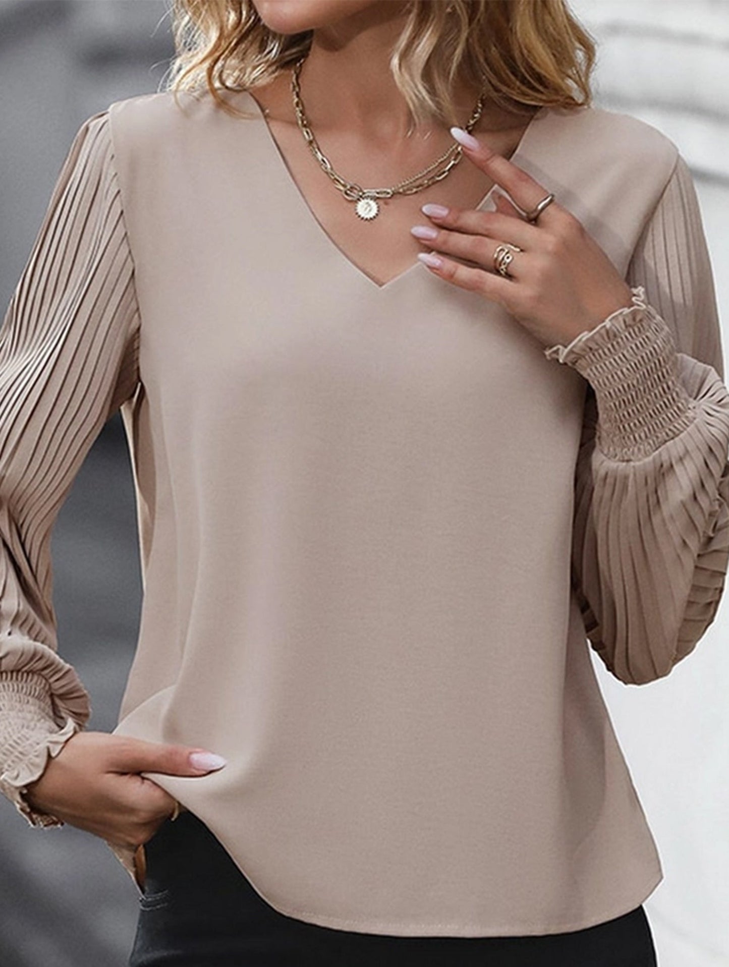 WOMEN V NECK SPLICE PLEATED SHIRT