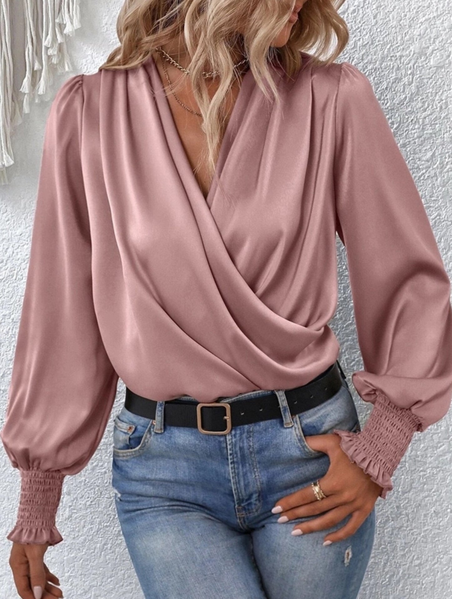 V-neck with lantern sleeves temperament shirt